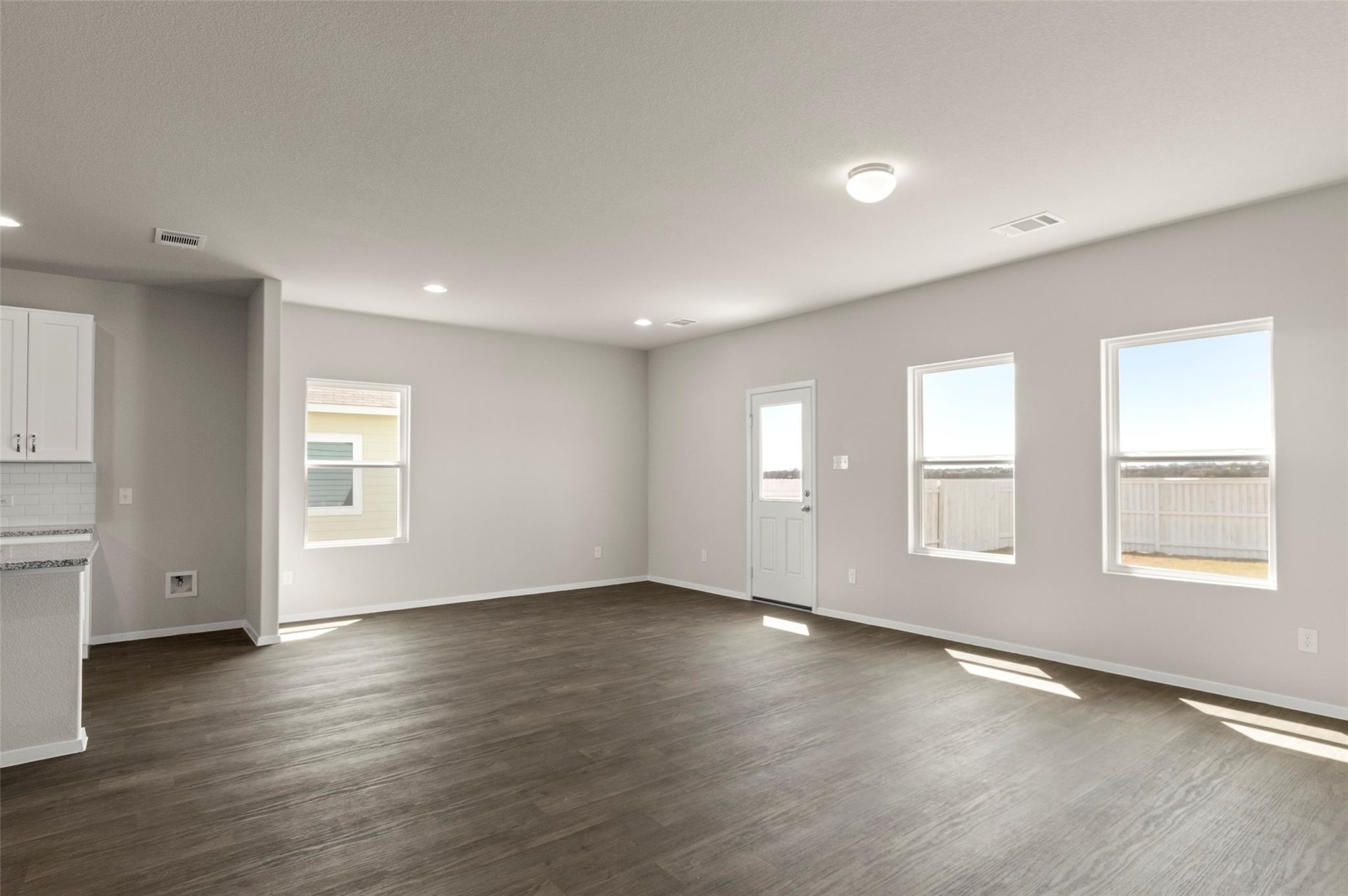 2641 Winding Creek Rd Property Photo 12