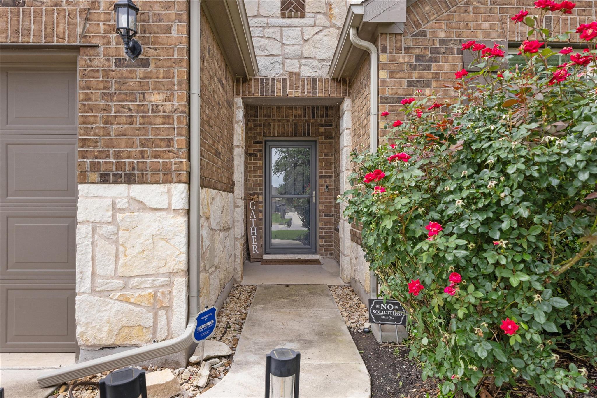 7404 Leonardo Dr Property Photo 1