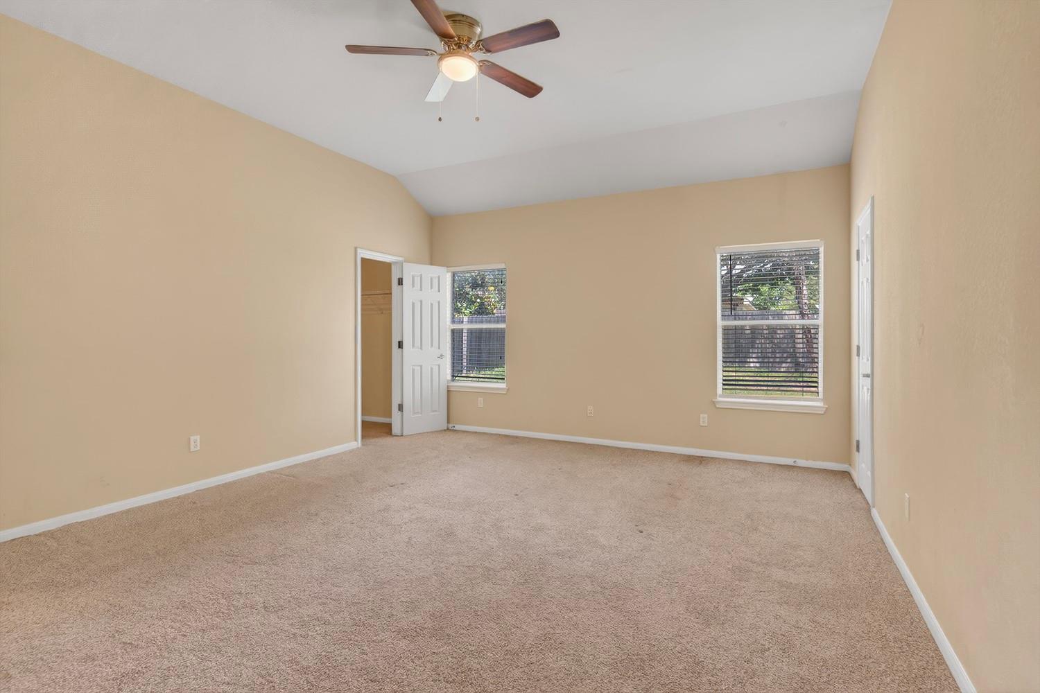 4489 Western Lake Dr Property Photo 11