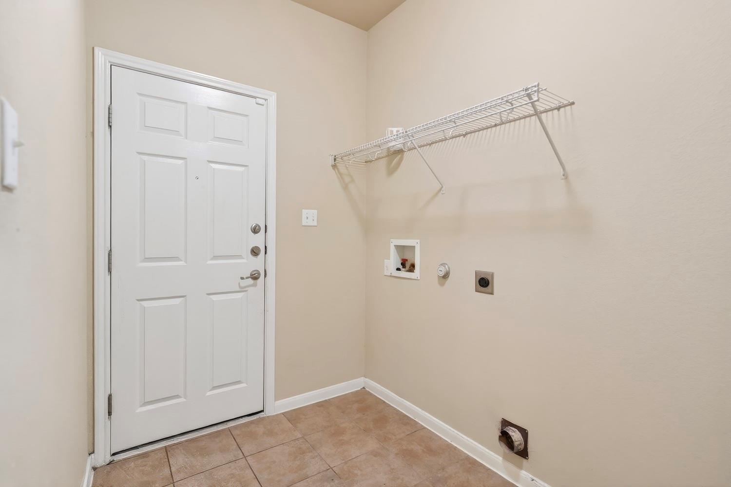 4489 Western Lake Dr Property Photo 13