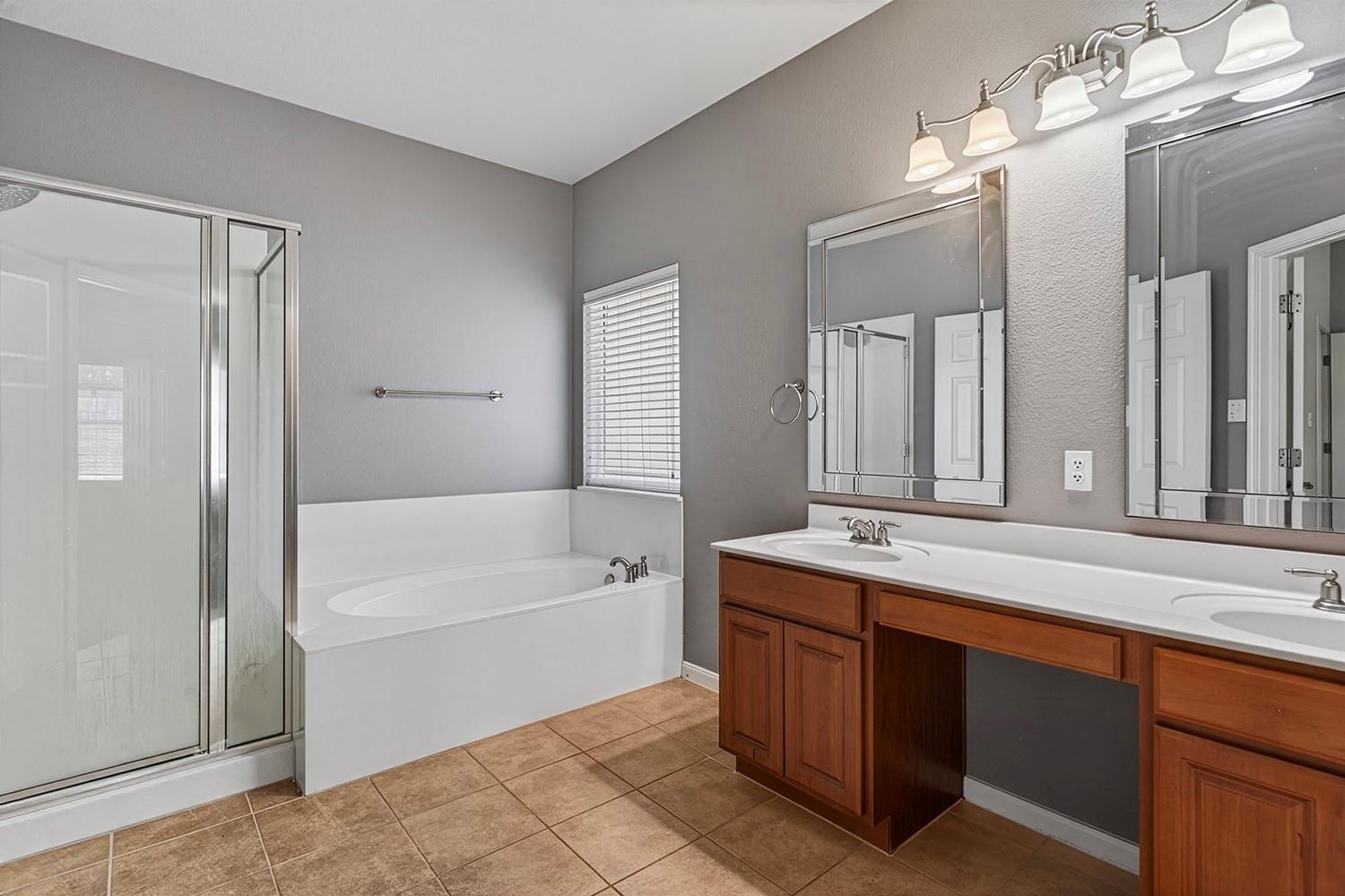 4489 Western Lake Dr Property Photo 15
