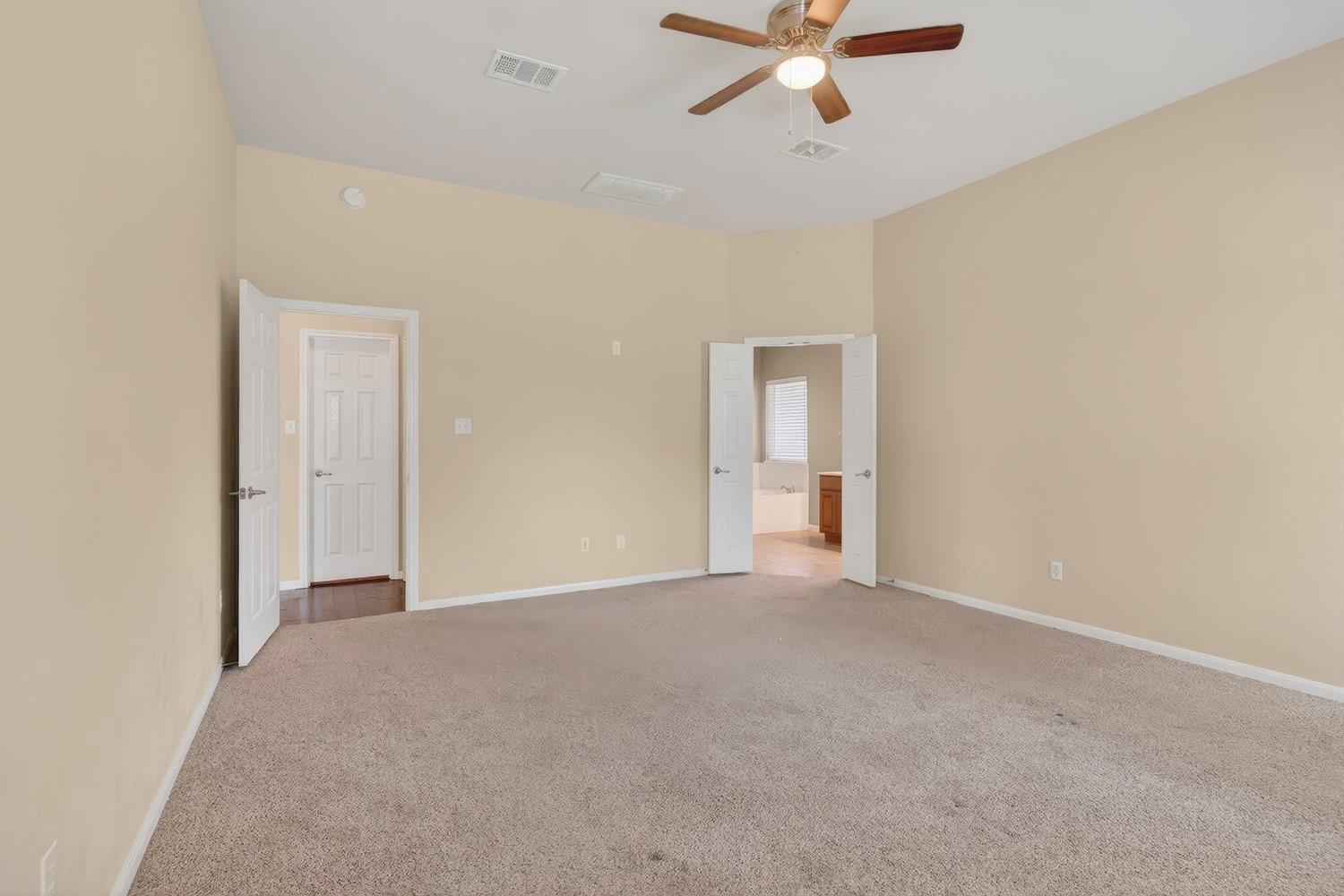4489 Western Lake Dr Property Photo 16
