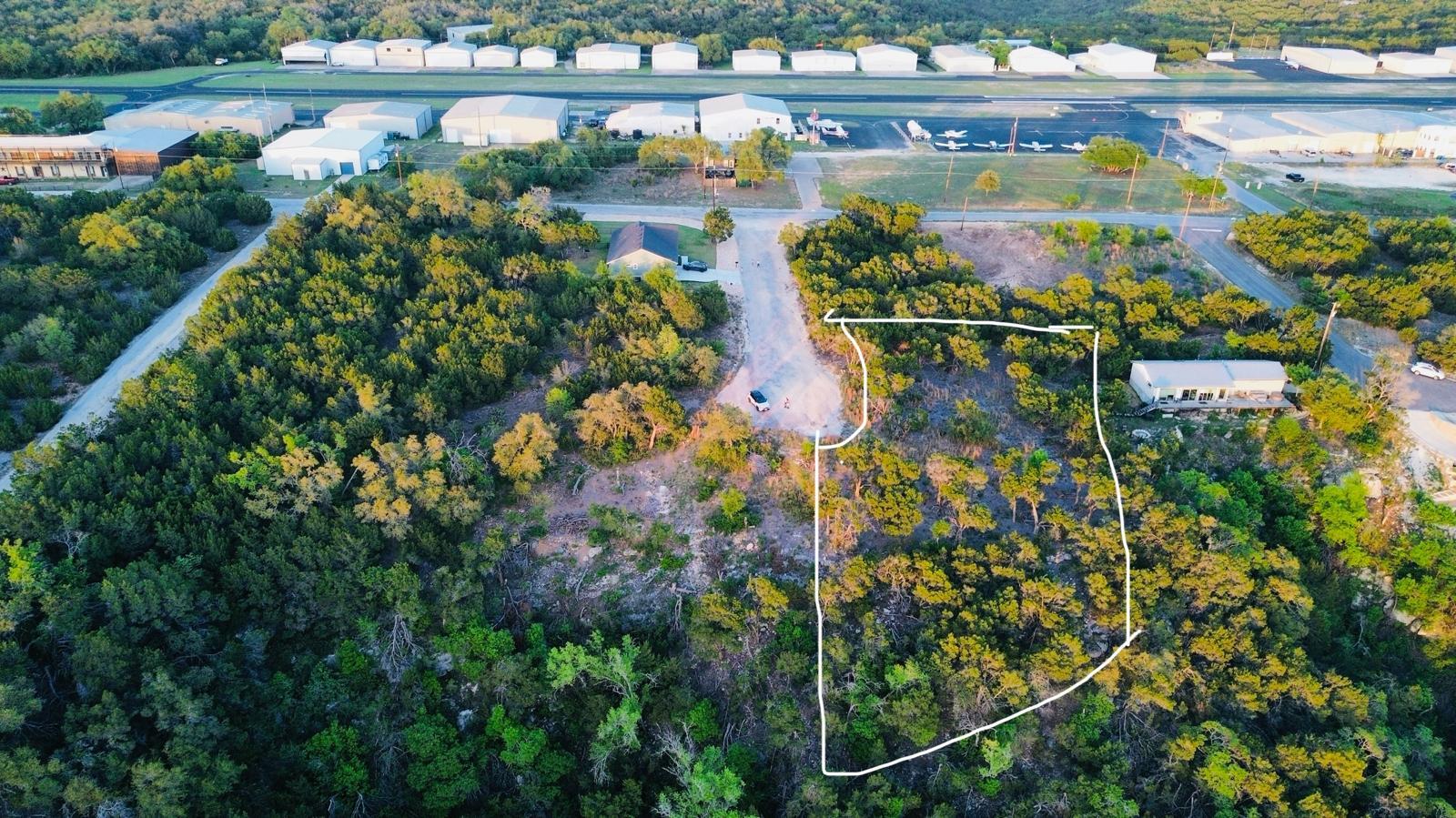 21305 & 21307 White Cloud Cv Property Photo 4