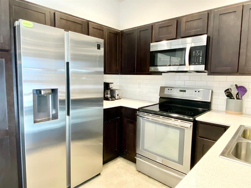 1300 E 3rd St #a Property Photo 6