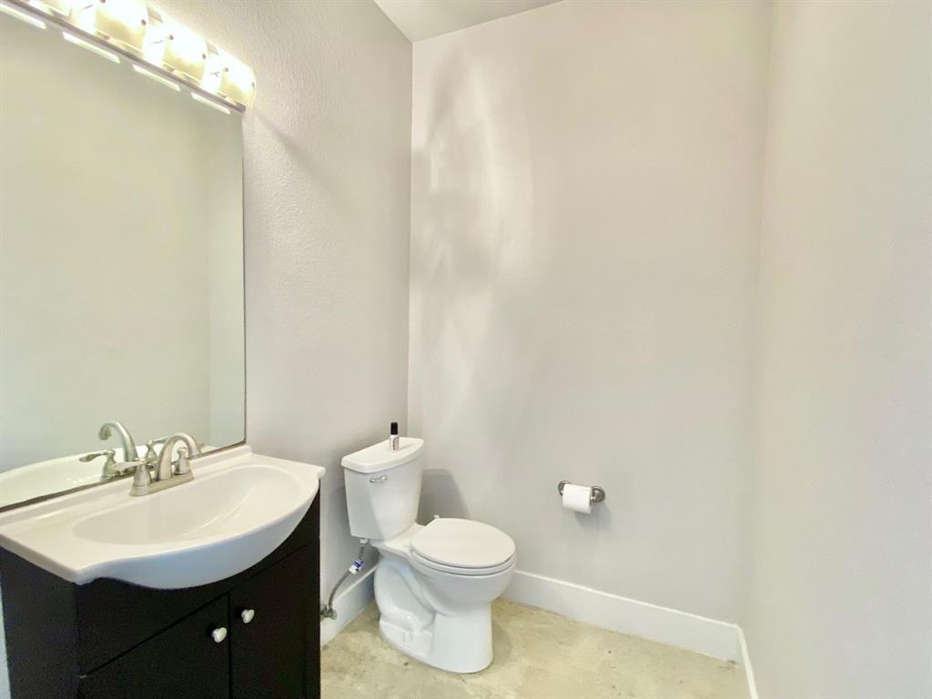 1300 E 3rd St #a Property Photo 8