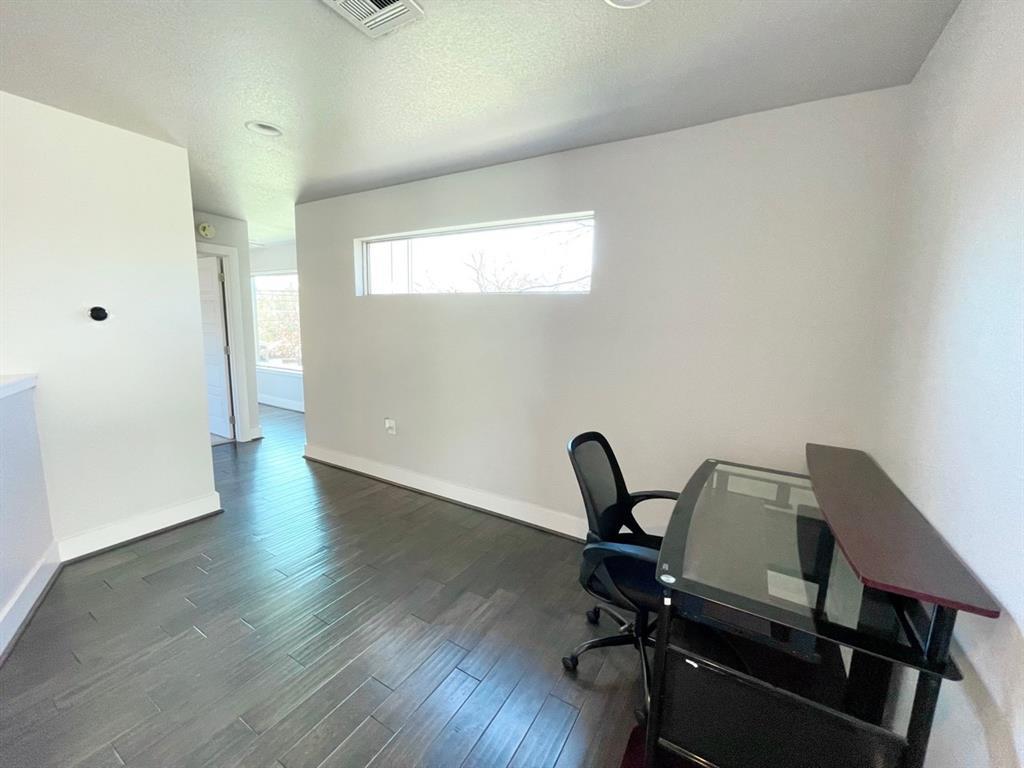 1300 E 3rd St #a Property Photo 13