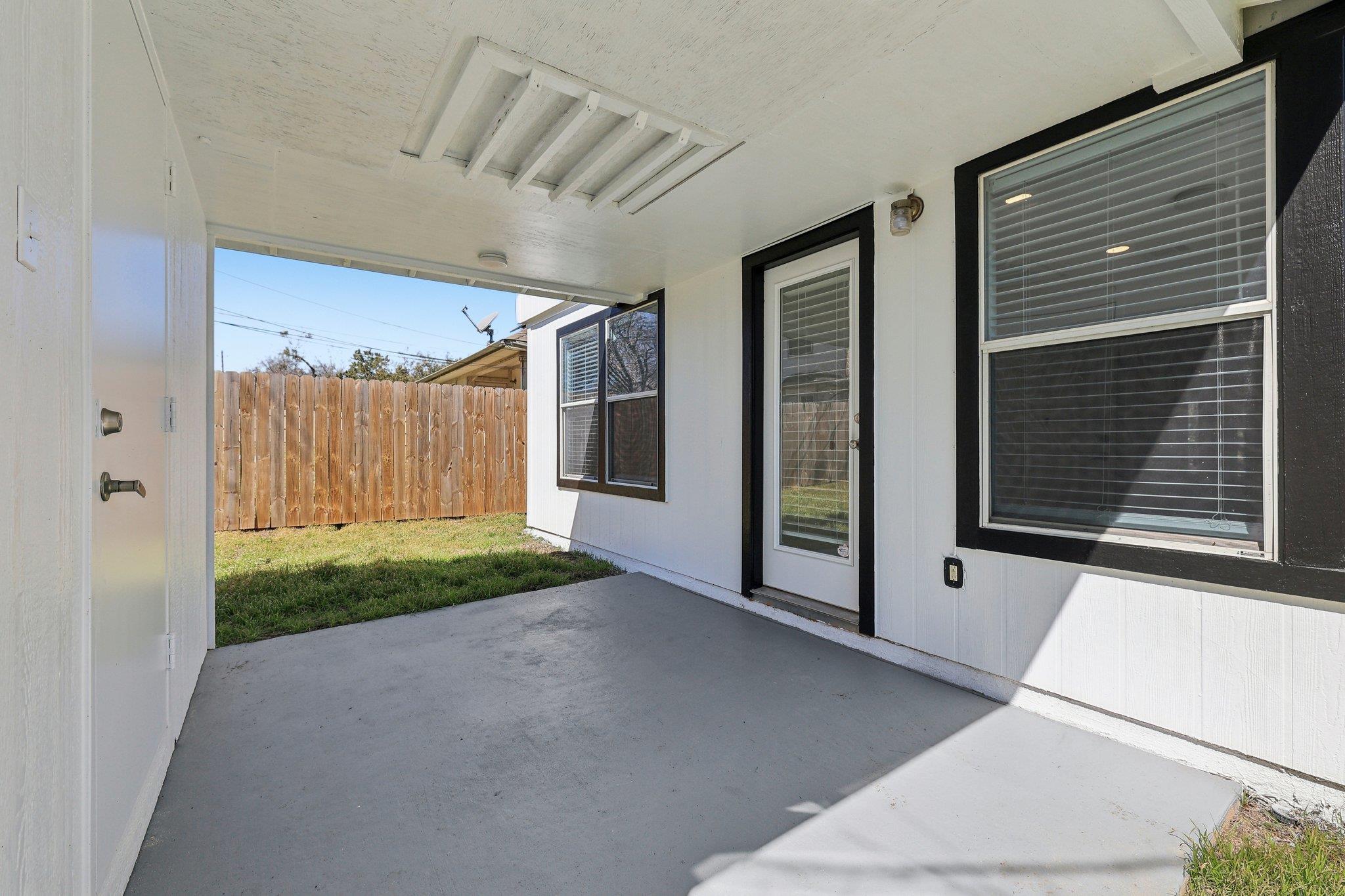 2403 Andrea Woods Cv Property Photo 34