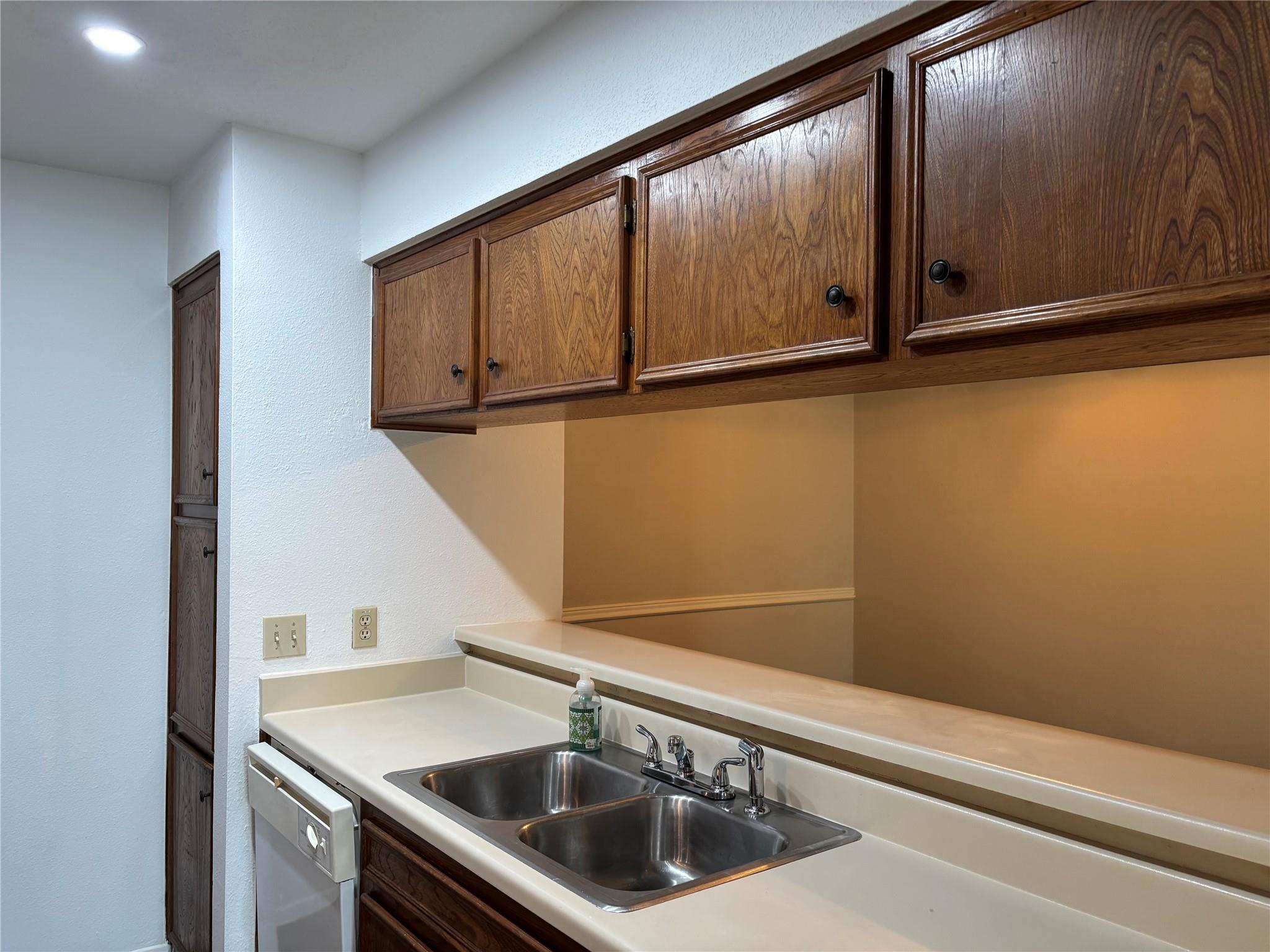 10616 Mellow Meadows Dr #24c Property Photo 6