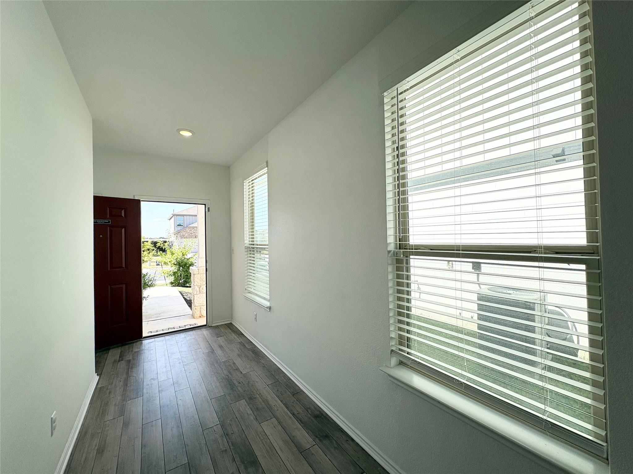 217 English Oak St Property Photo 6