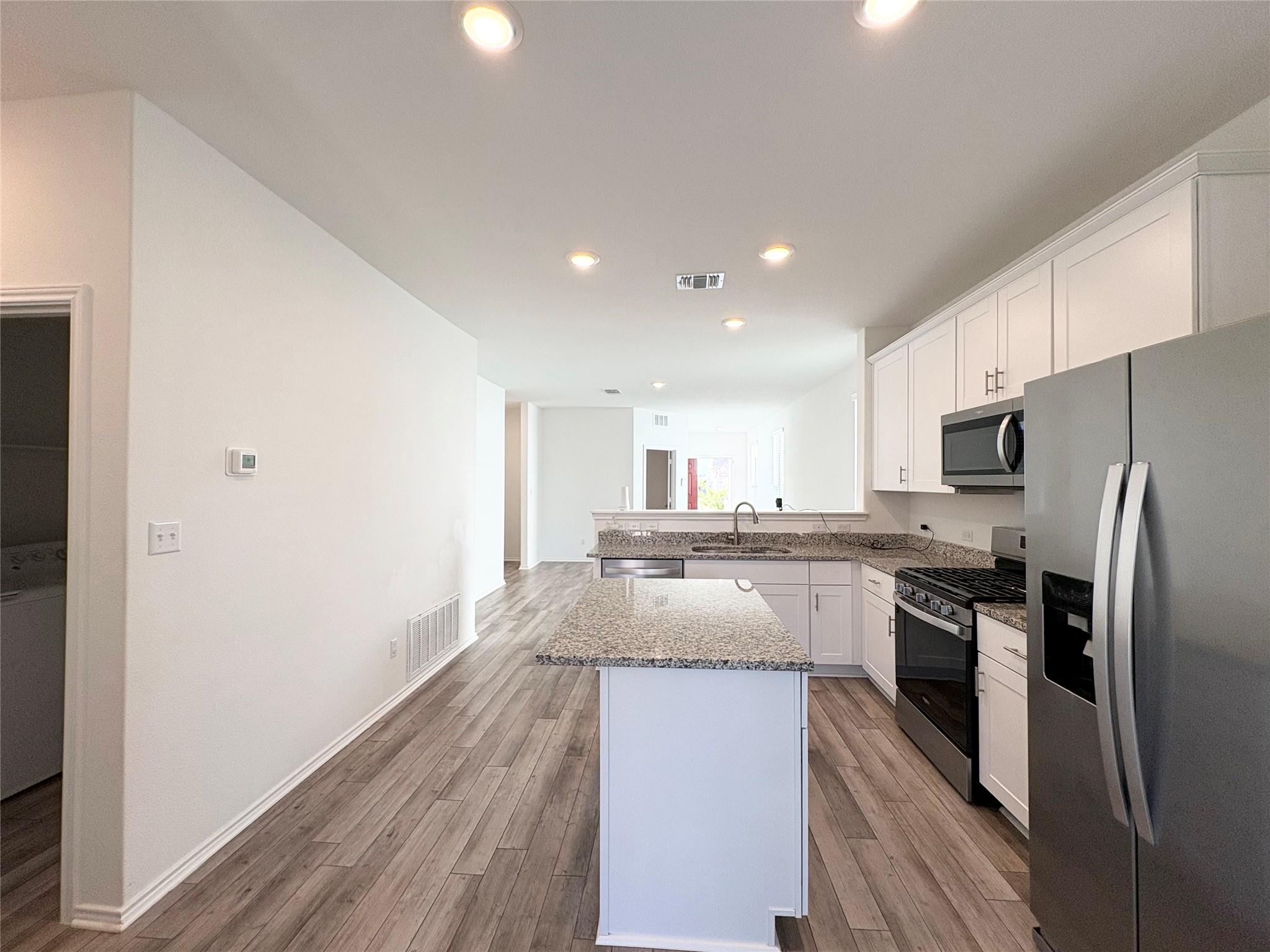 217 English Oak St Property Photo 12