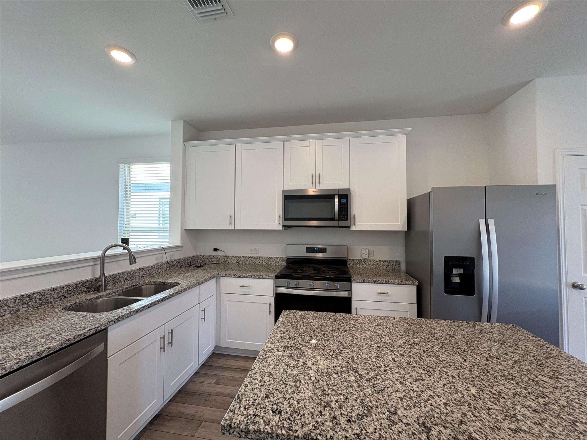 217 English Oak St Property Photo 16