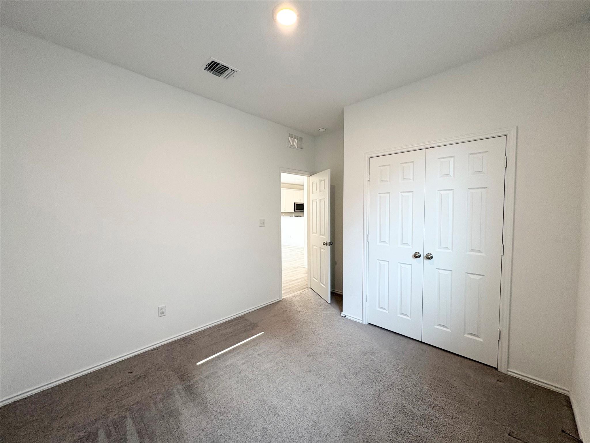 217 English Oak St Property Photo 19