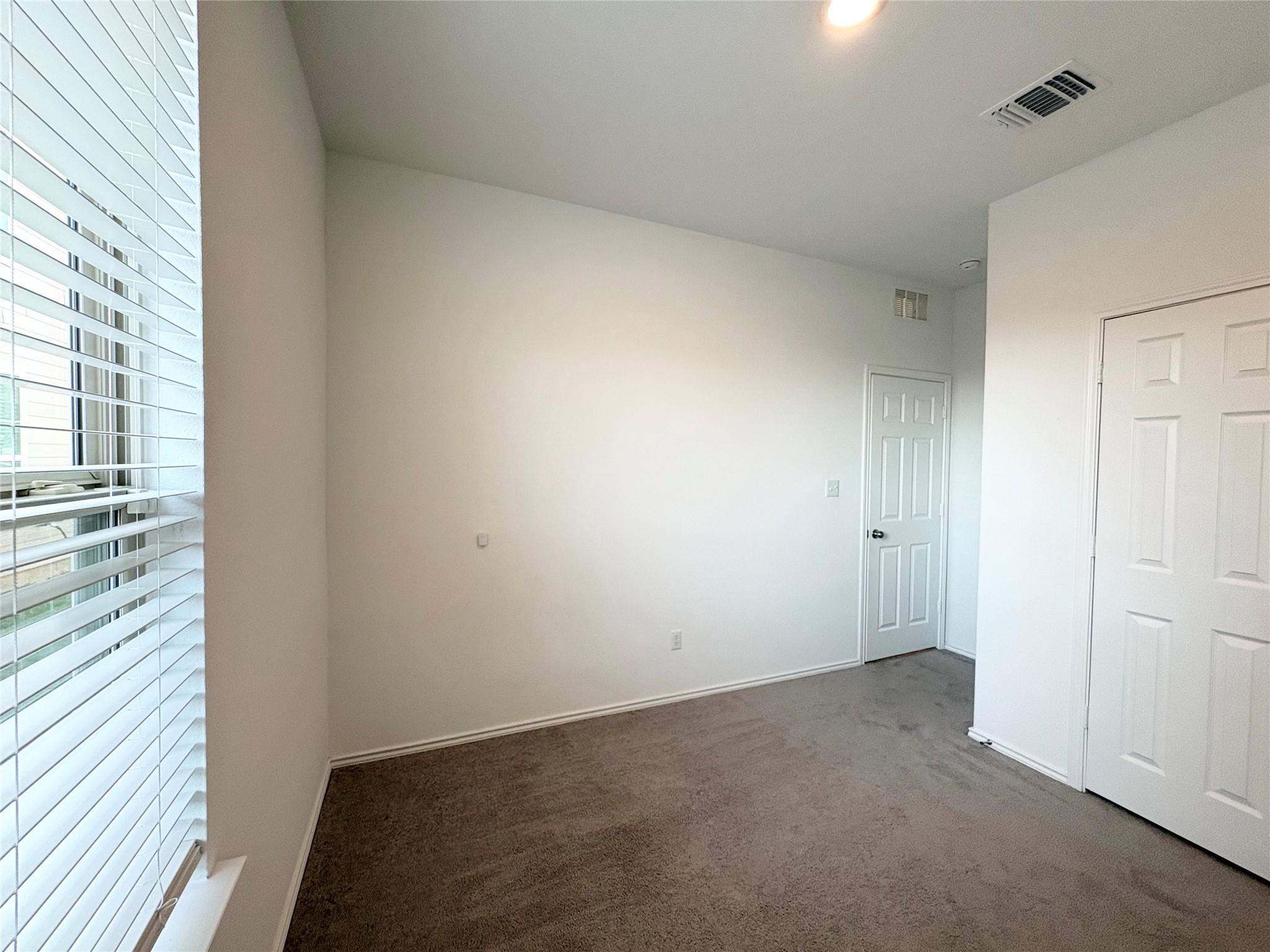 217 English Oak St Property Photo 20