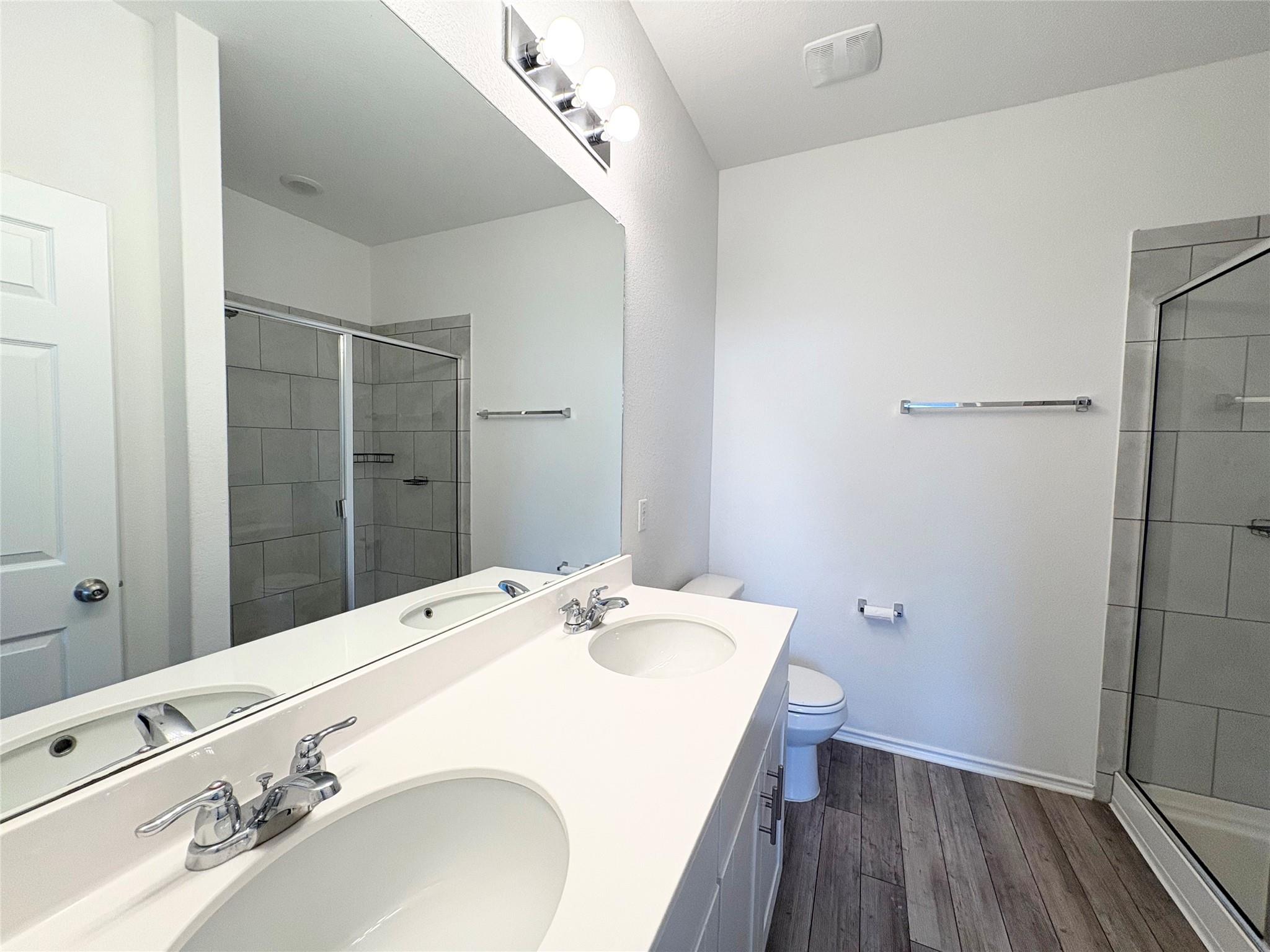 217 English Oak St Property Photo 25