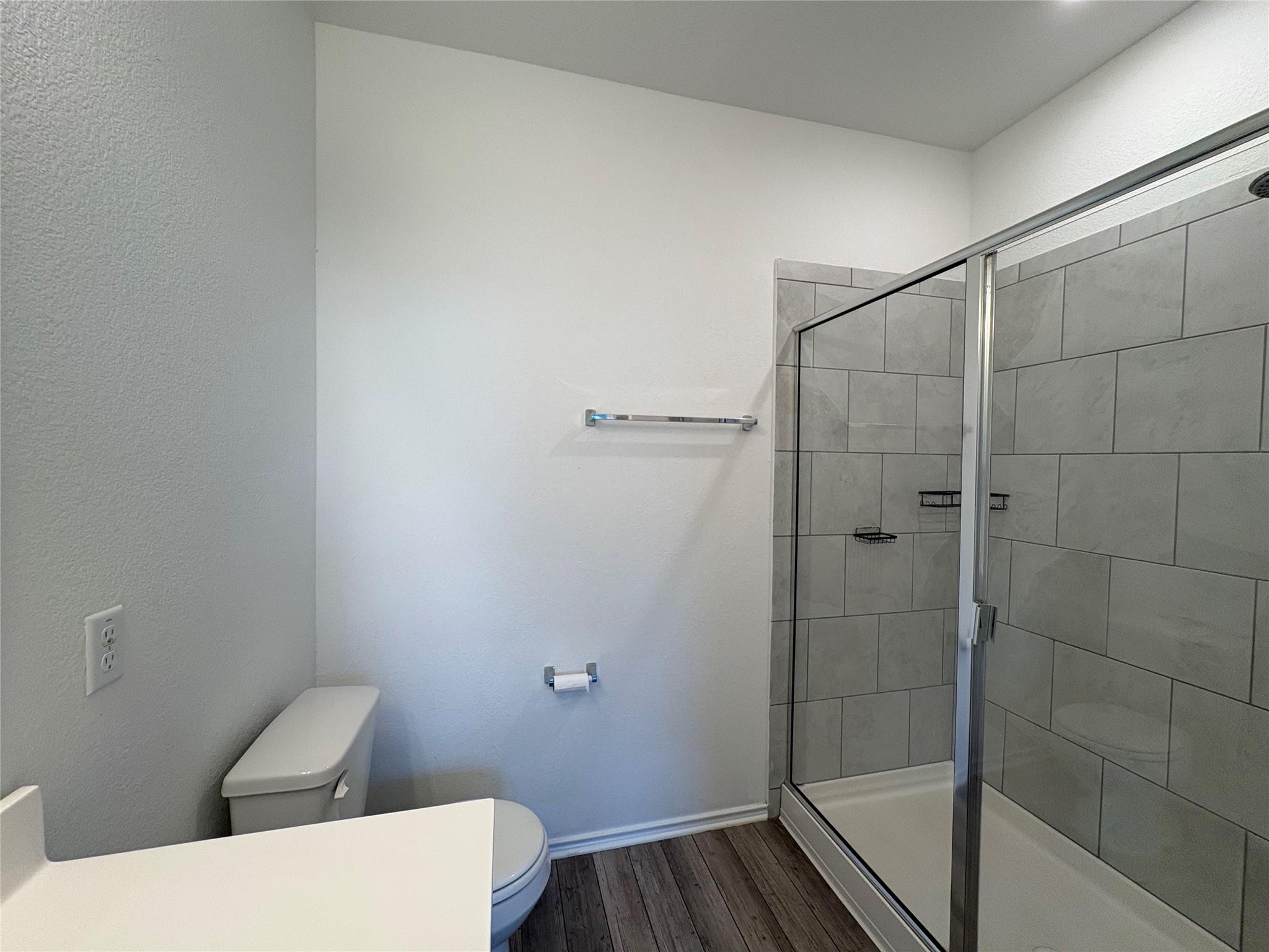 217 English Oak St Property Photo 26