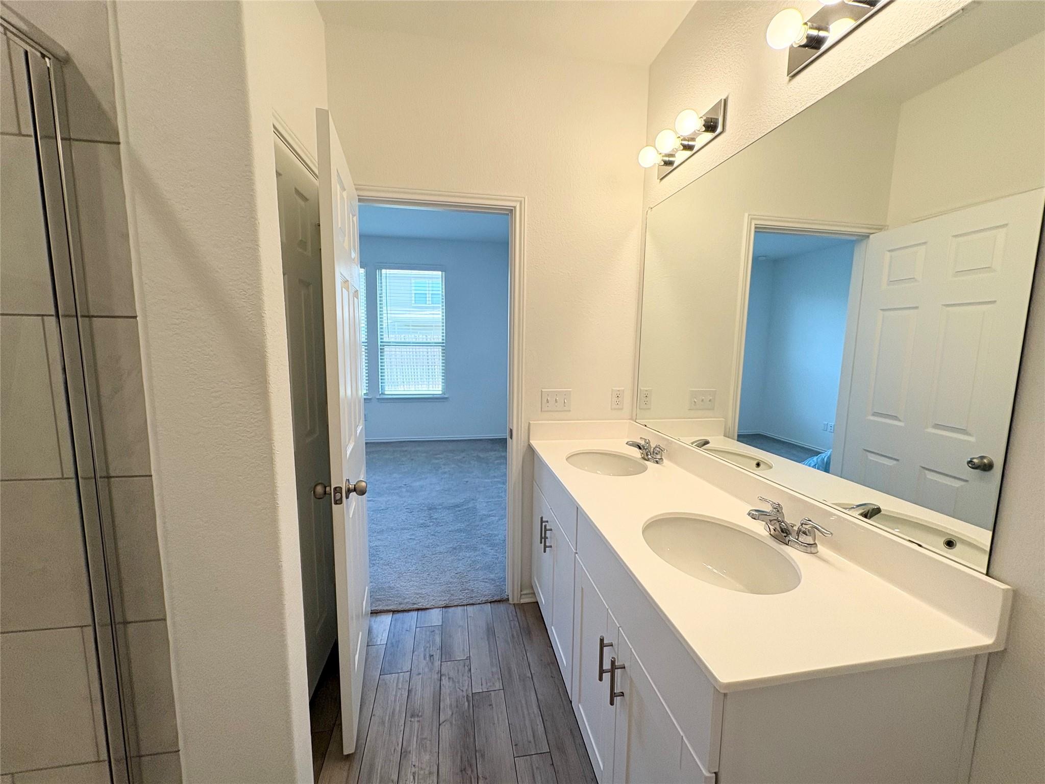 217 English Oak St Property Photo 27
