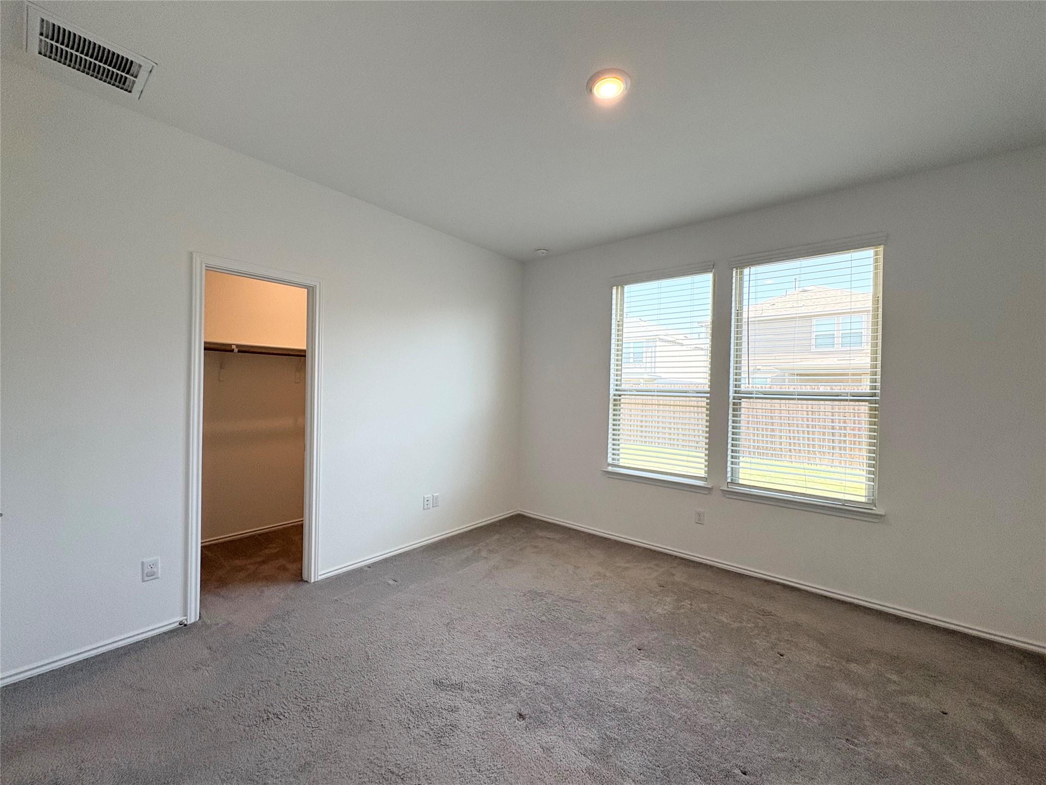 217 English Oak St Property Photo 28