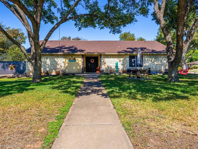 252 Meadowlakes Dr Property Photo