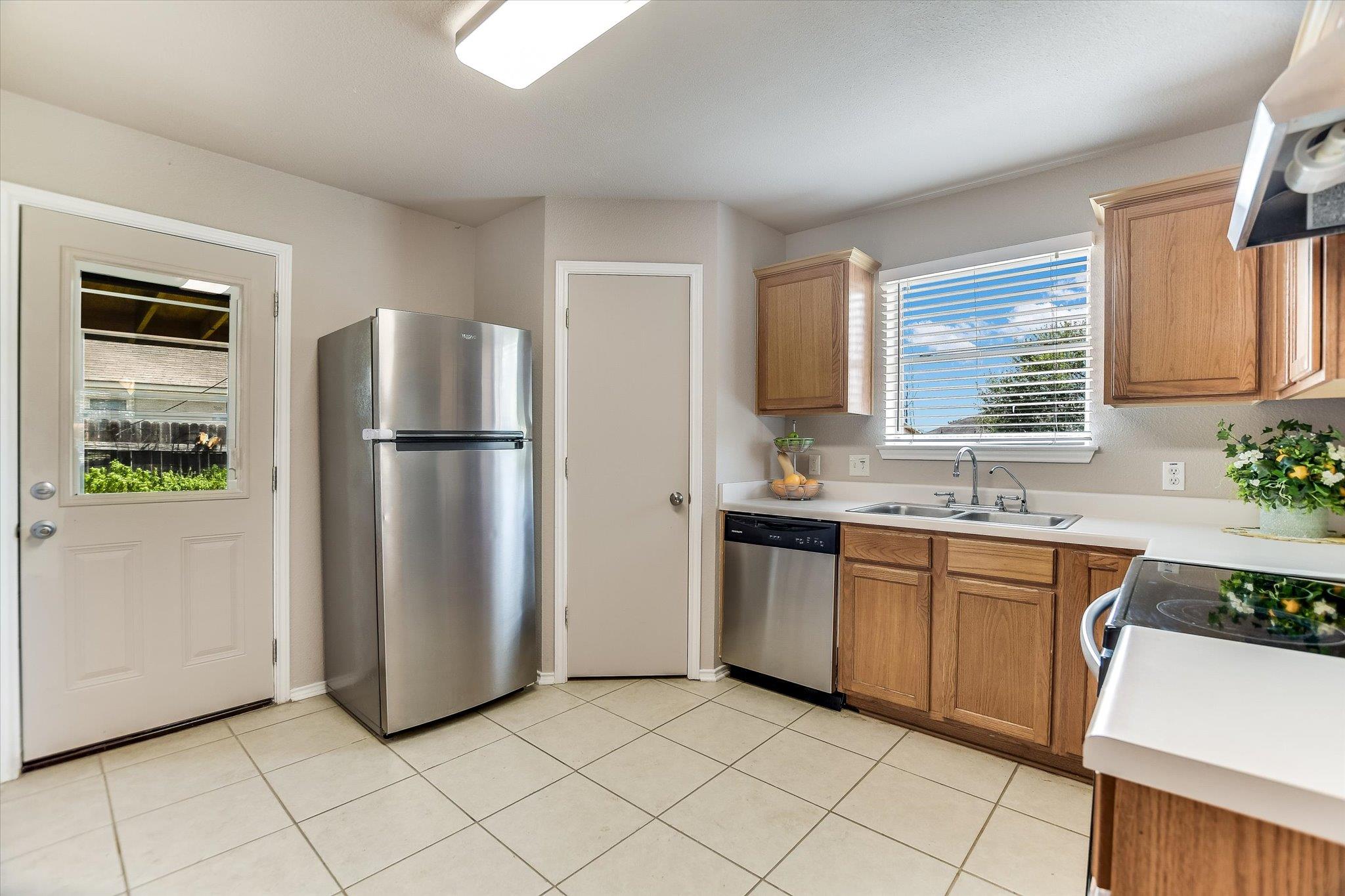 2800 Tyler Ln Property Photo 10