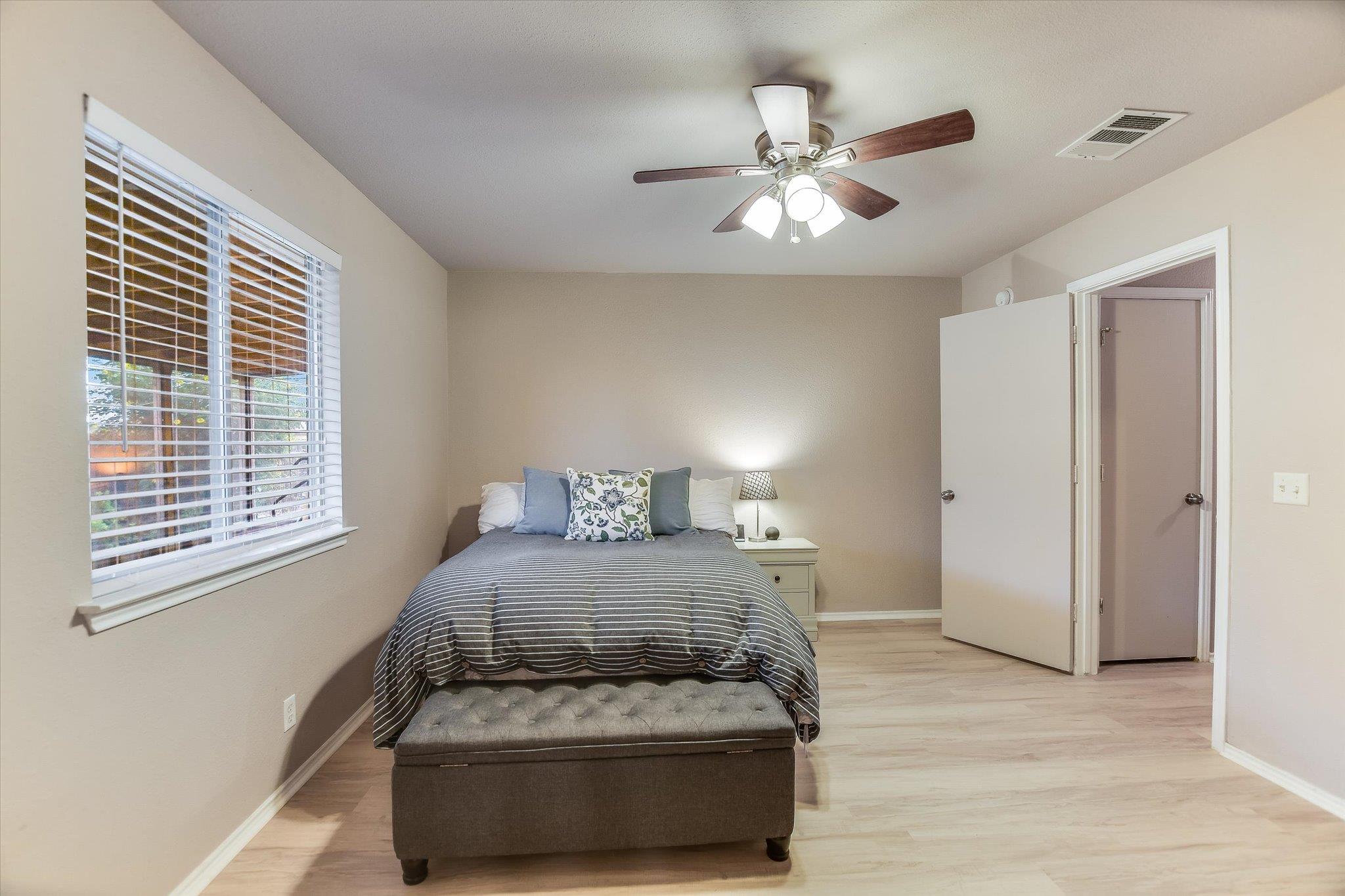 2800 Tyler Ln Property Photo 11