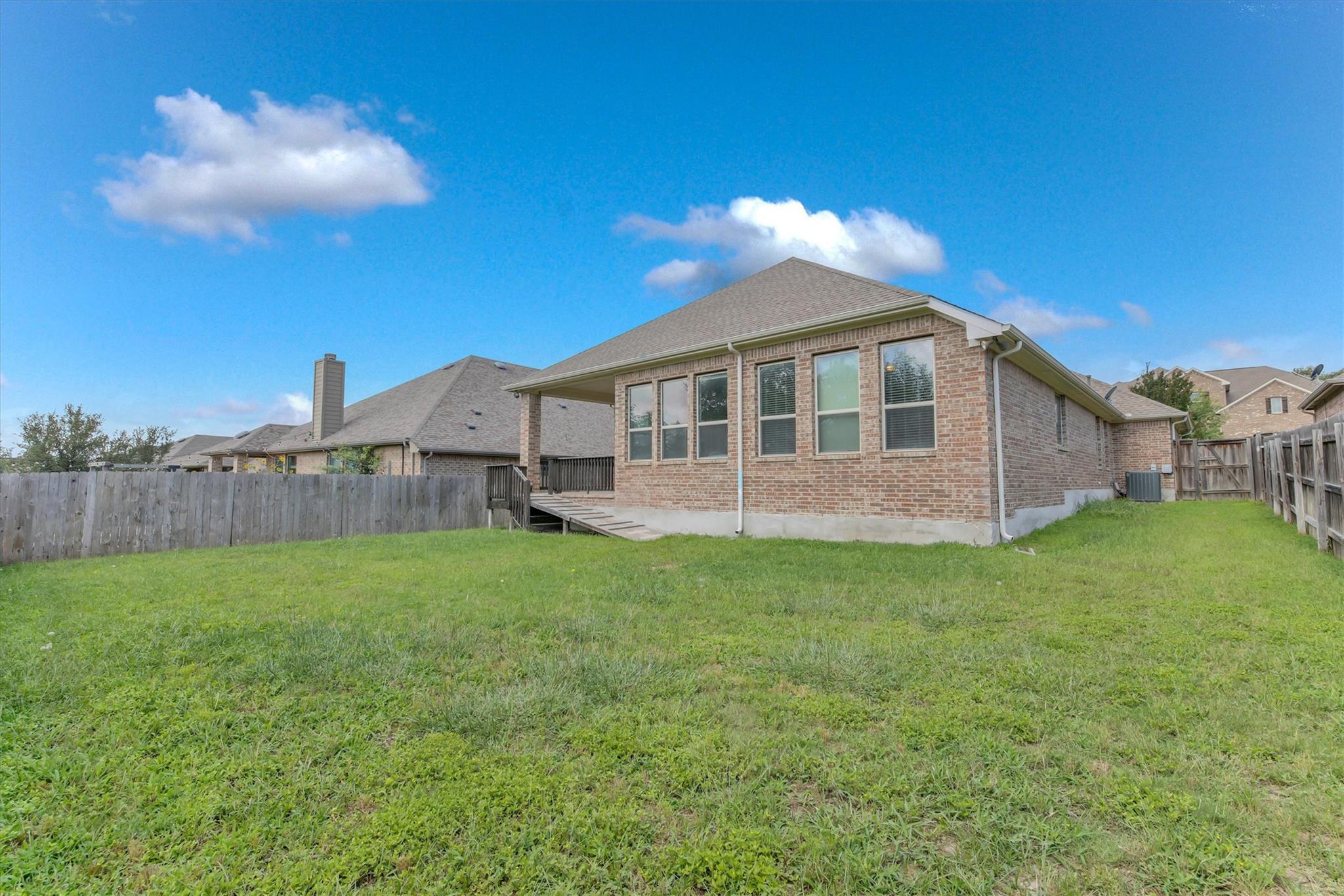 902 Catalina Ln Property Photo 25
