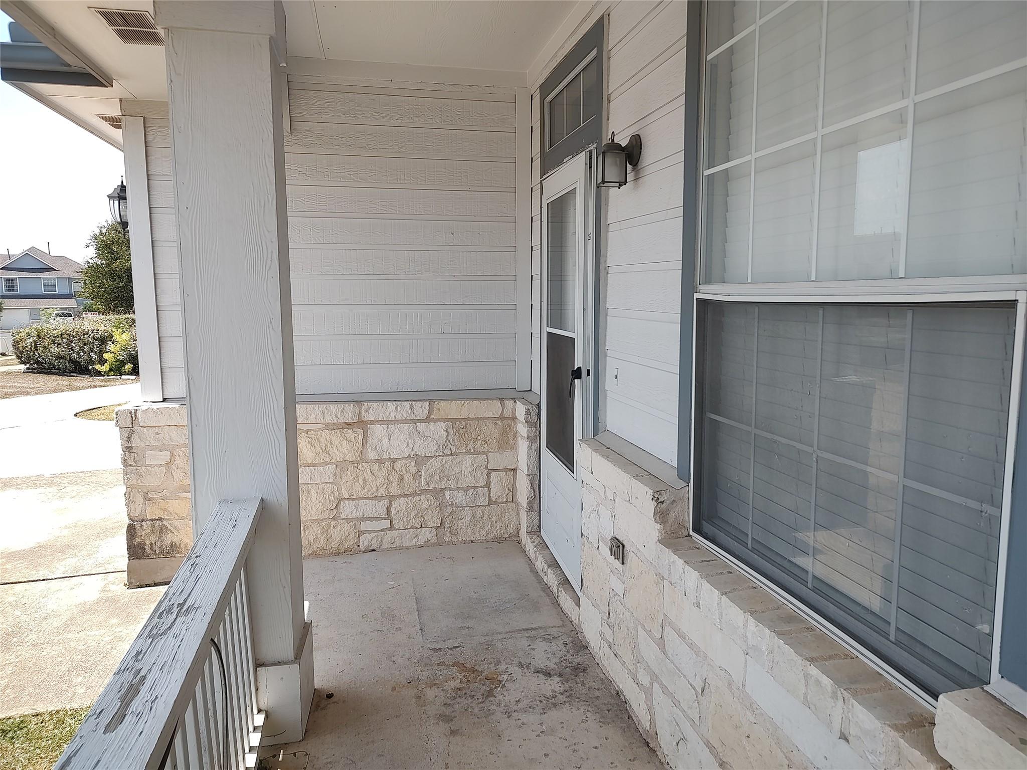 2842 Southampton Way #a Property Photo 4