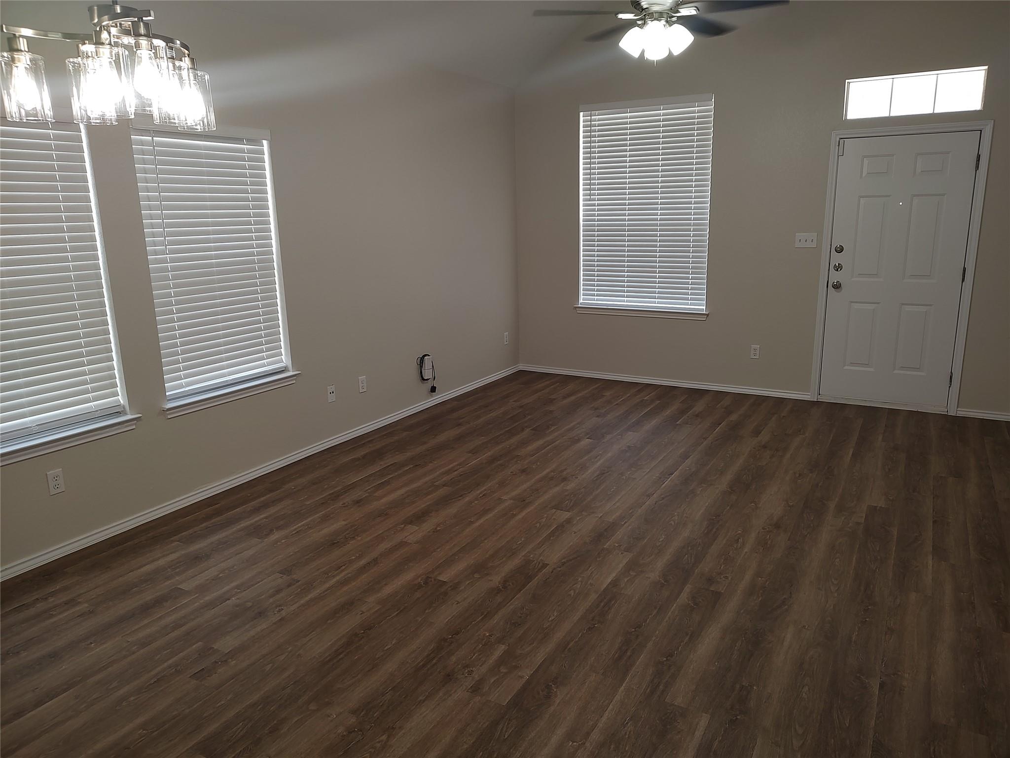 2842 Southampton Way #a Property Photo 5