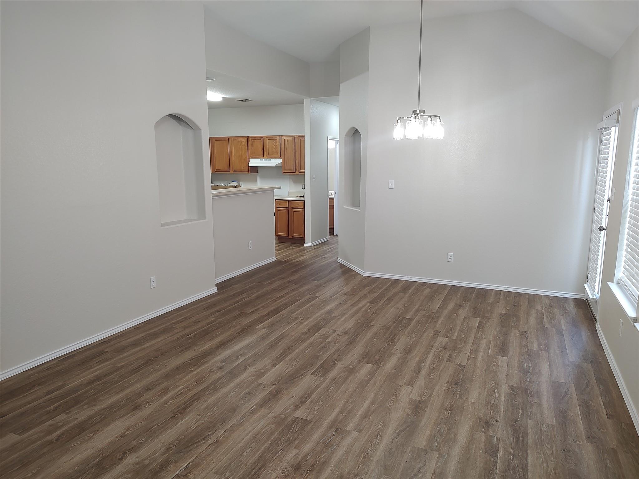 2842 Southampton Way #a Property Photo 6