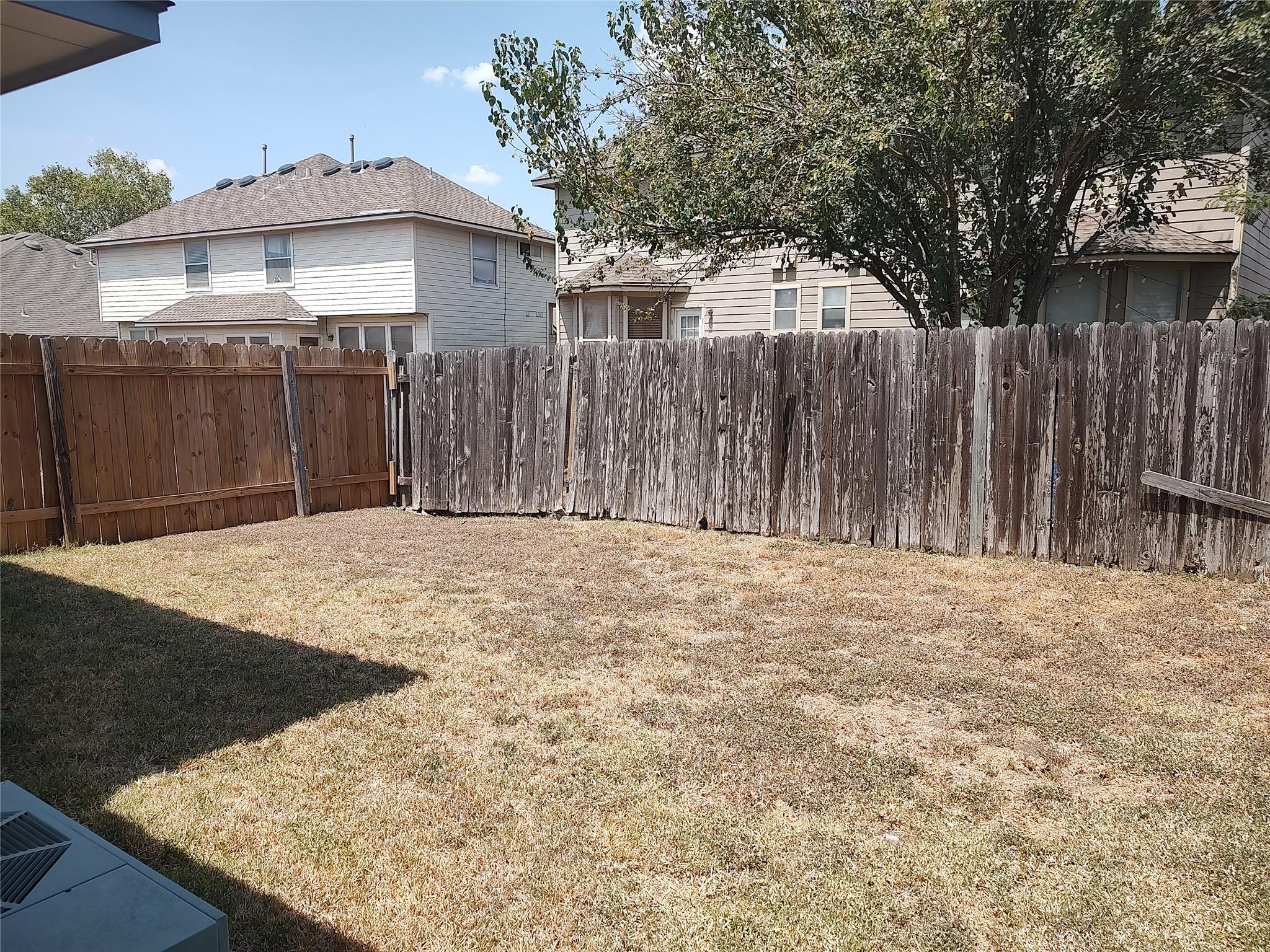 2842 Southampton Way #a Property Photo 12