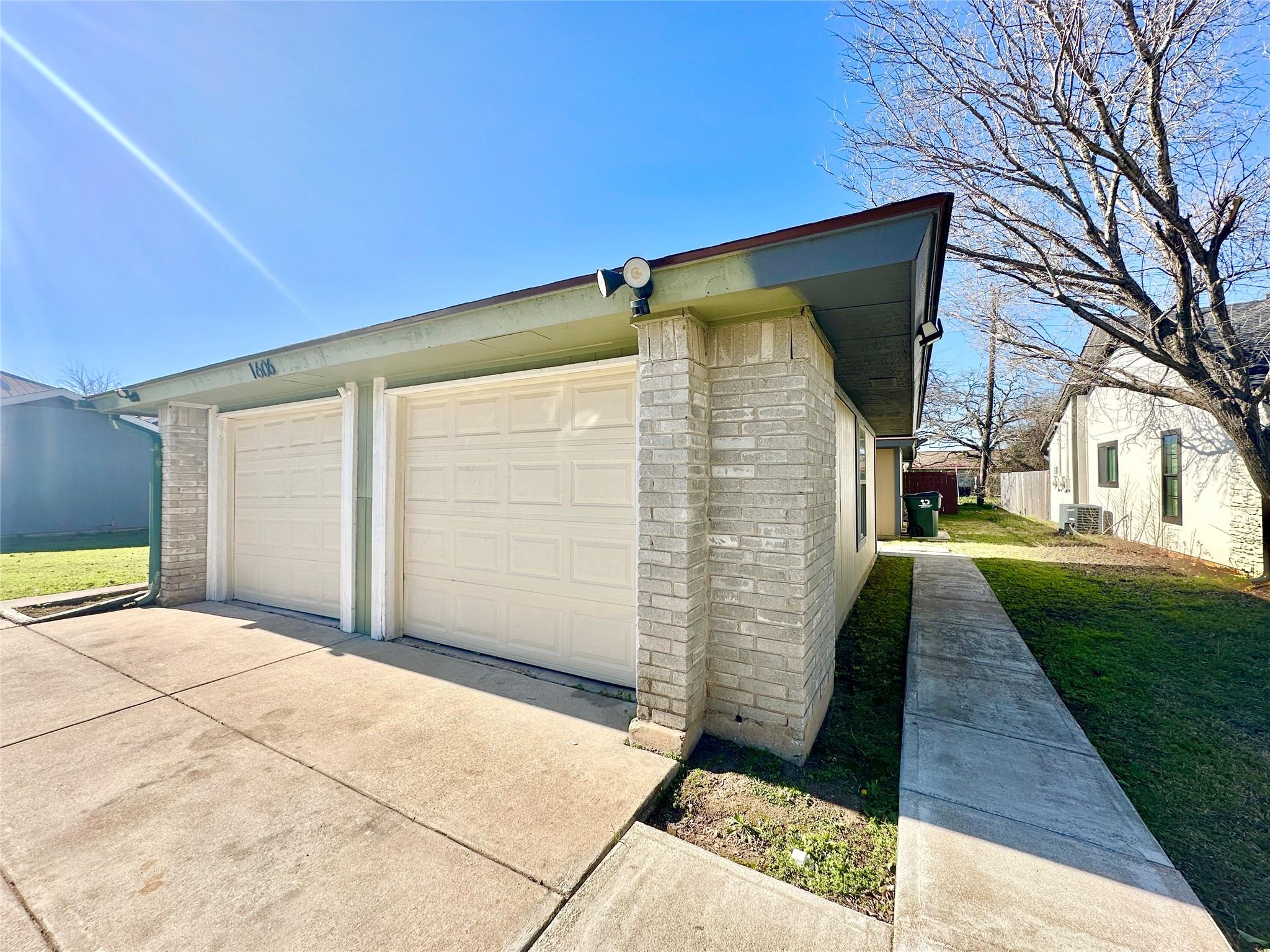 Douglas Benold Real Estate Listings Main Image