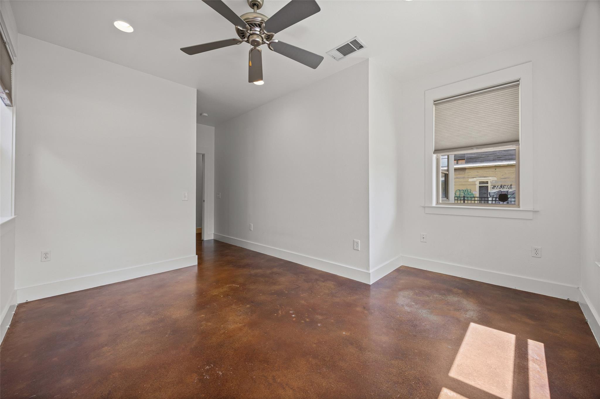 1301 San Bernard St Property Photo 10