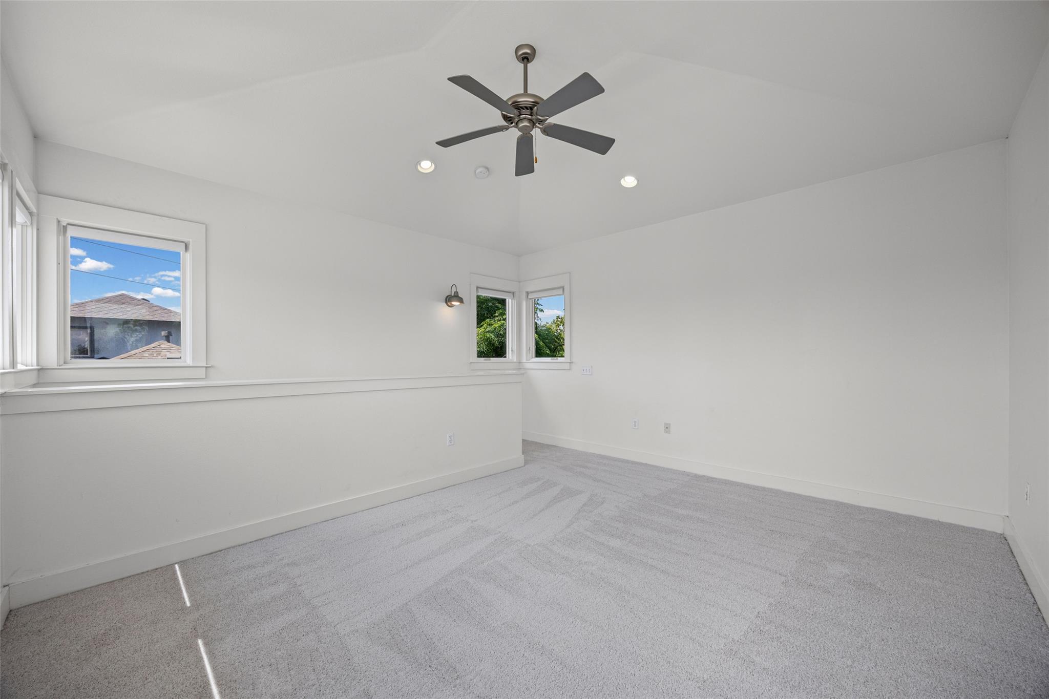 1301 San Bernard St Property Photo 17