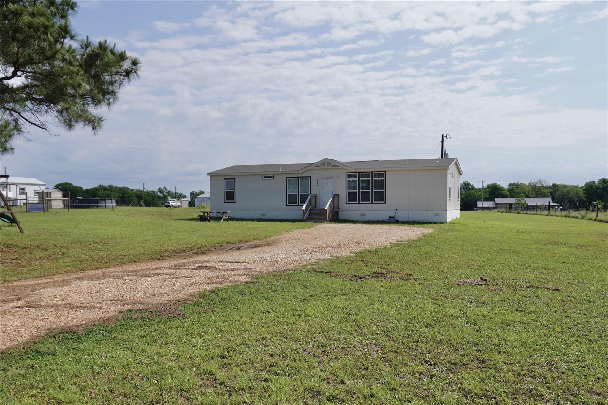 1048 County Road 402 Property Photo