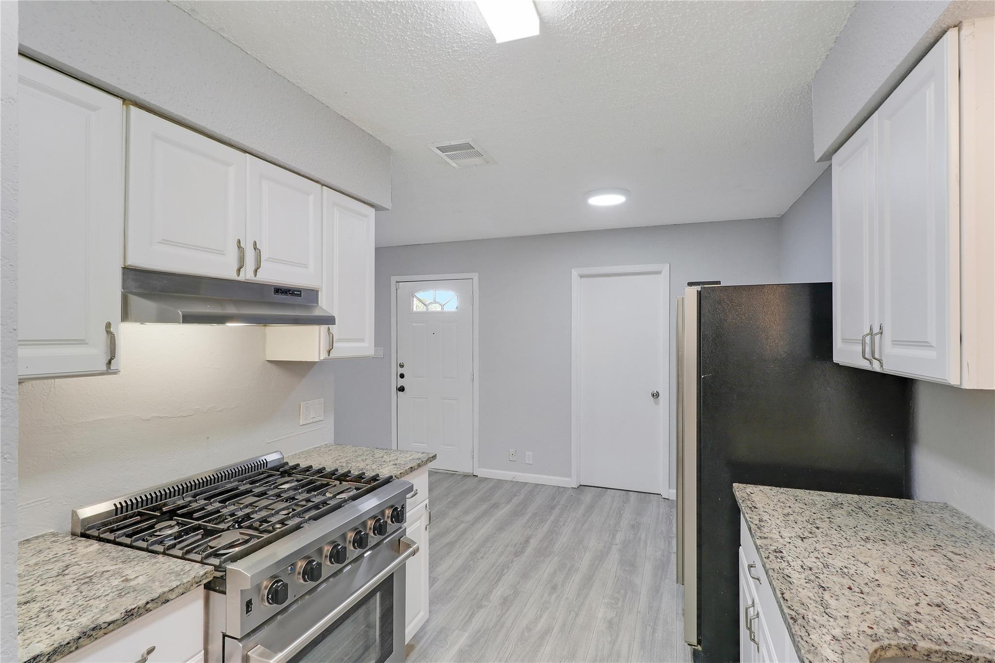 6920 Bennett Ave #b Property Photo 5