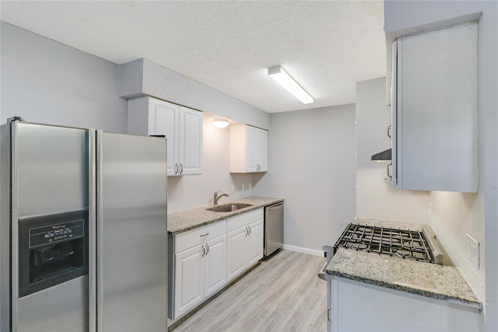 6920 Bennett Ave #b Property Photo 6