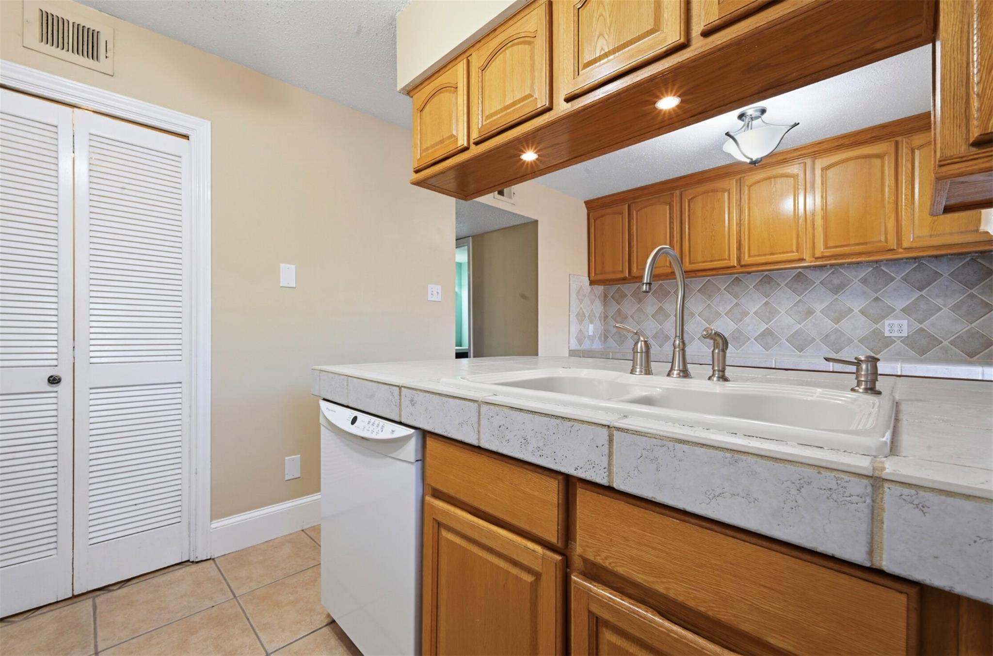 9009 N Plaza Dr #137 Property Photo 15