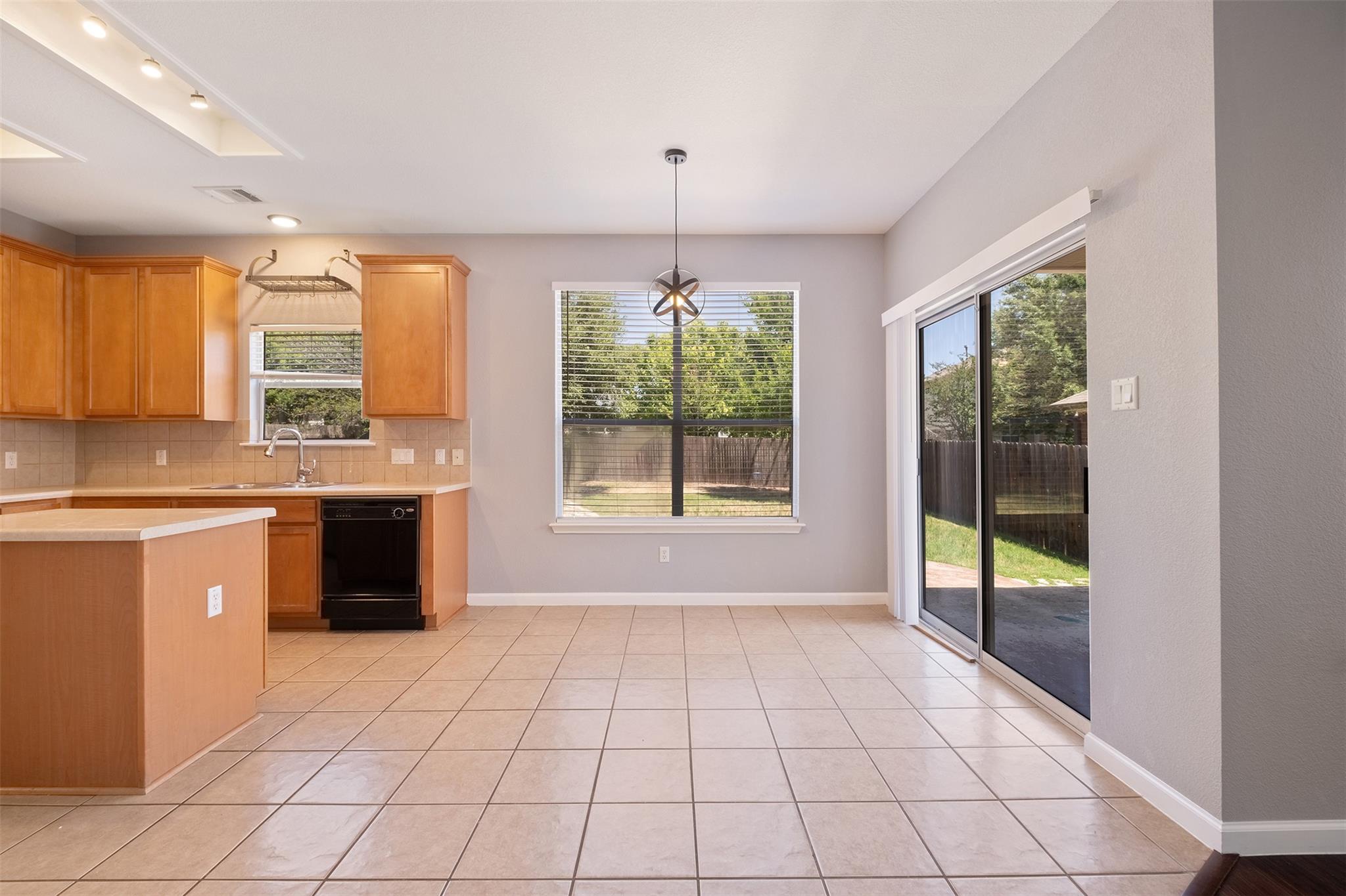 11100 Los Comancheros Rd Property Photo 6