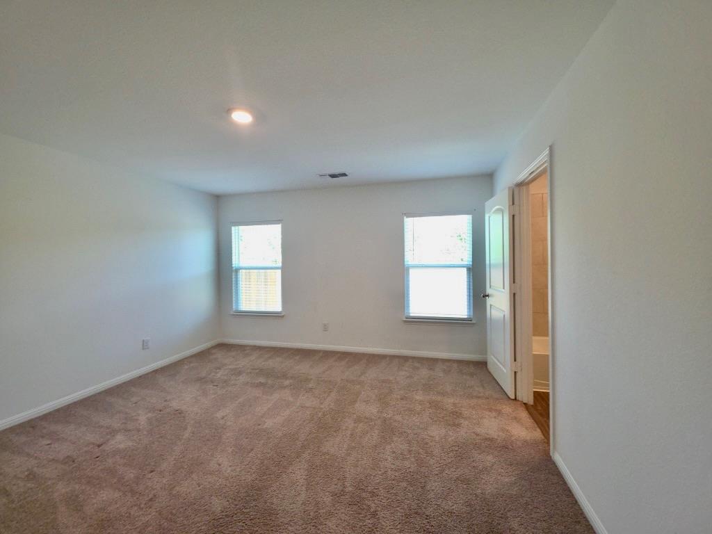 317 Riverdale Dr Property Photo 5