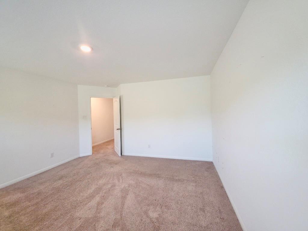 317 Riverdale Dr Property Photo 6