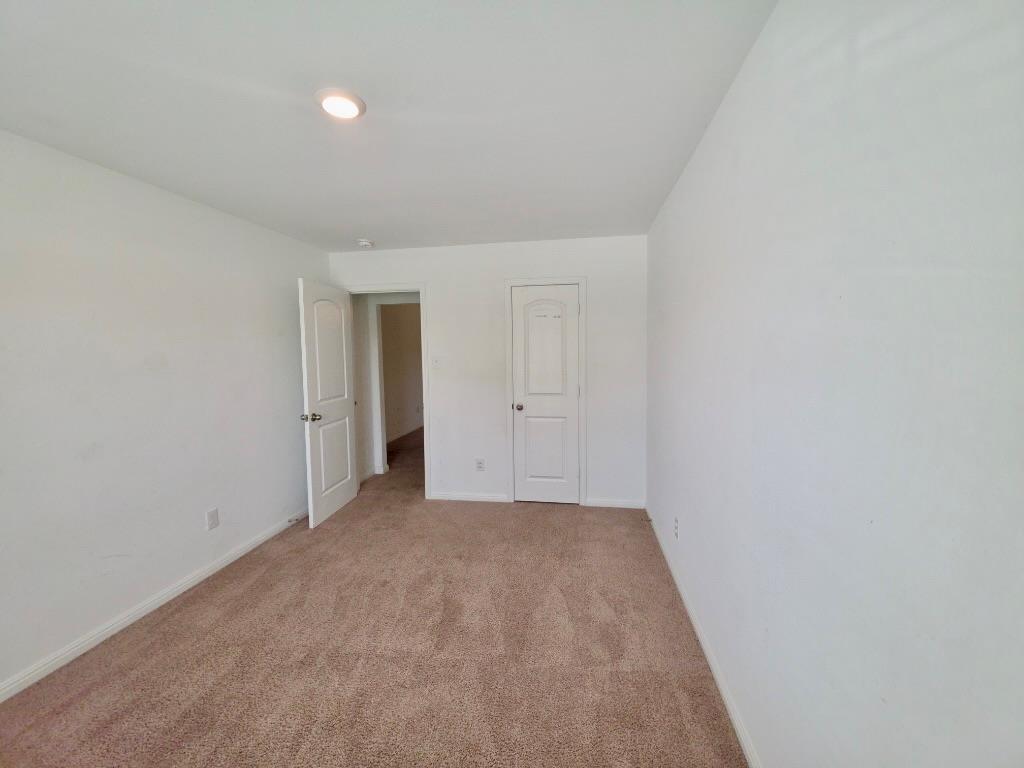 317 Riverdale Dr Property Photo 14