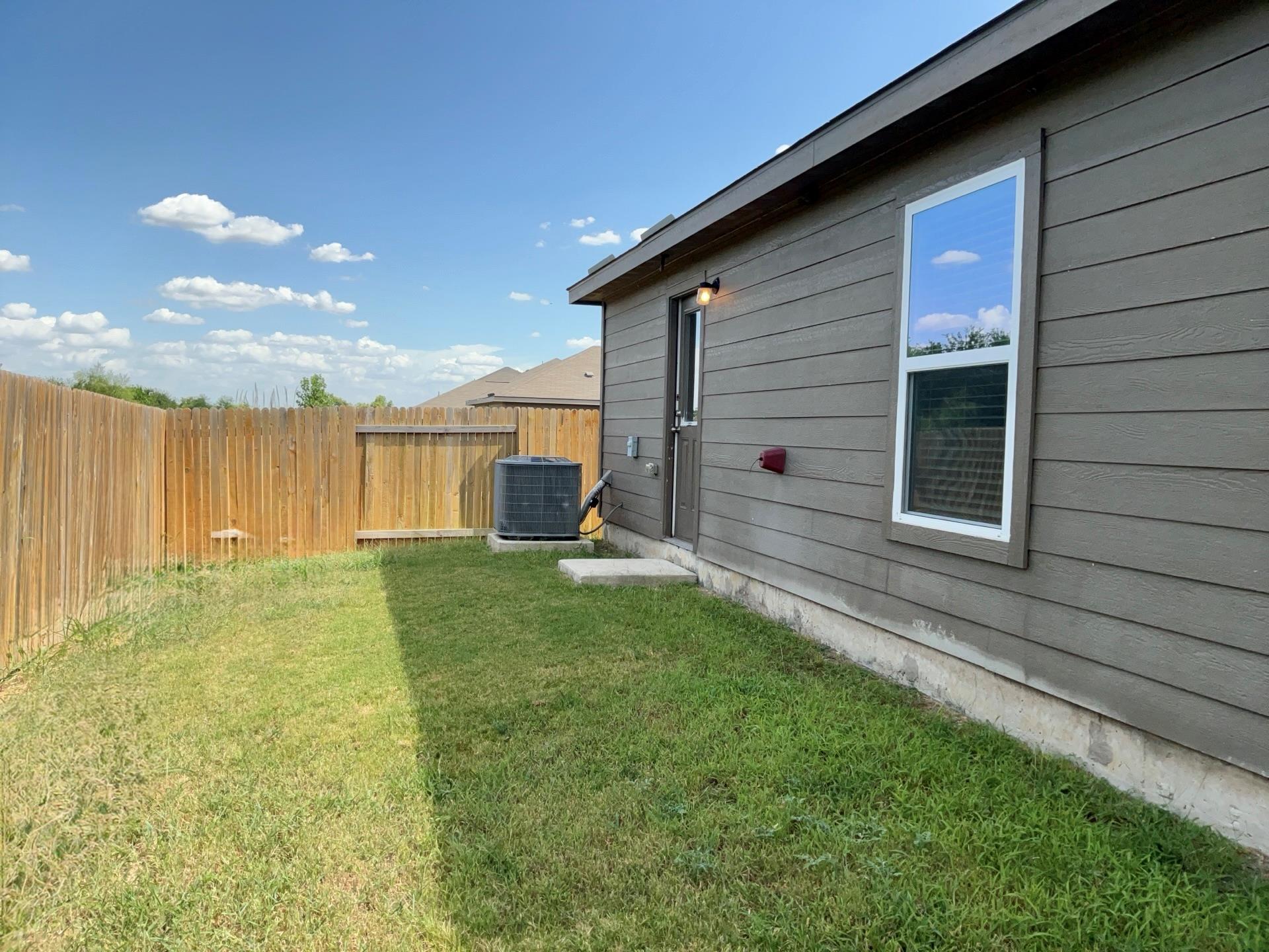 317 Riverdale Dr Property Photo 16