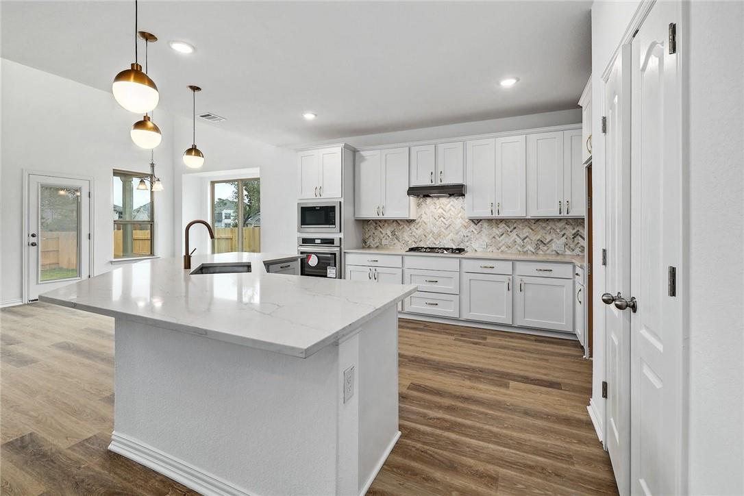 1212 Truscon Path Property Photo 3