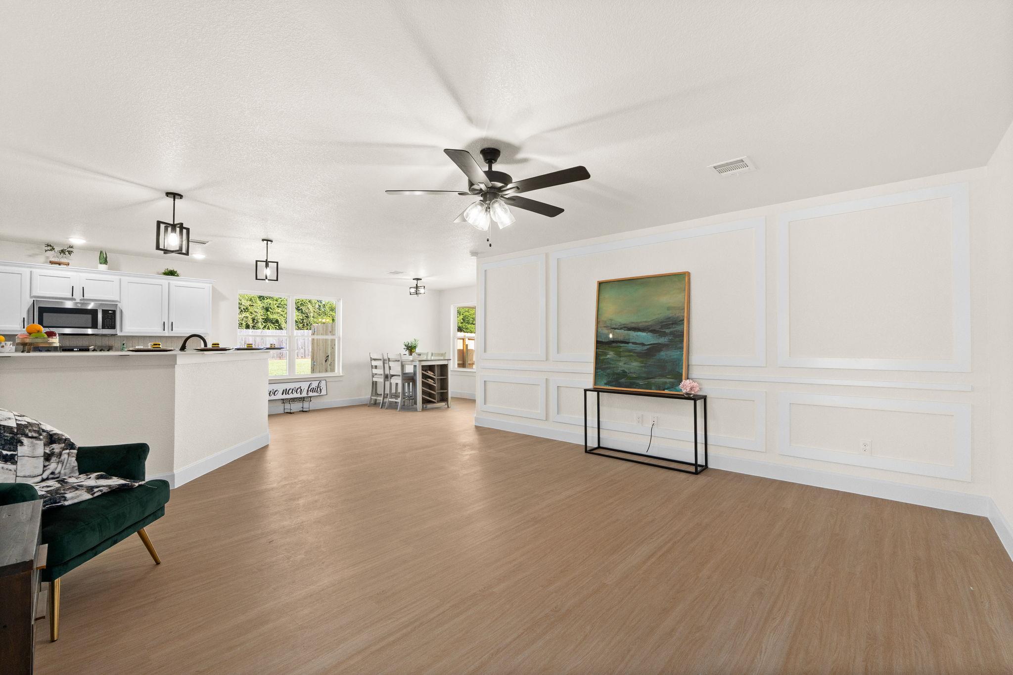 2115 Blackhawk Loop Property Photo 4