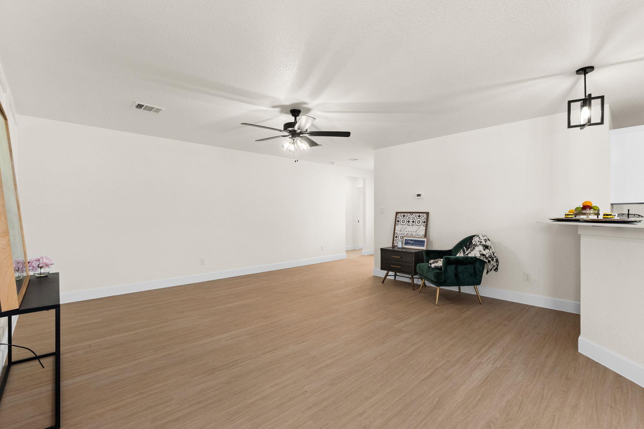 2115 Blackhawk Loop Property Photo 6