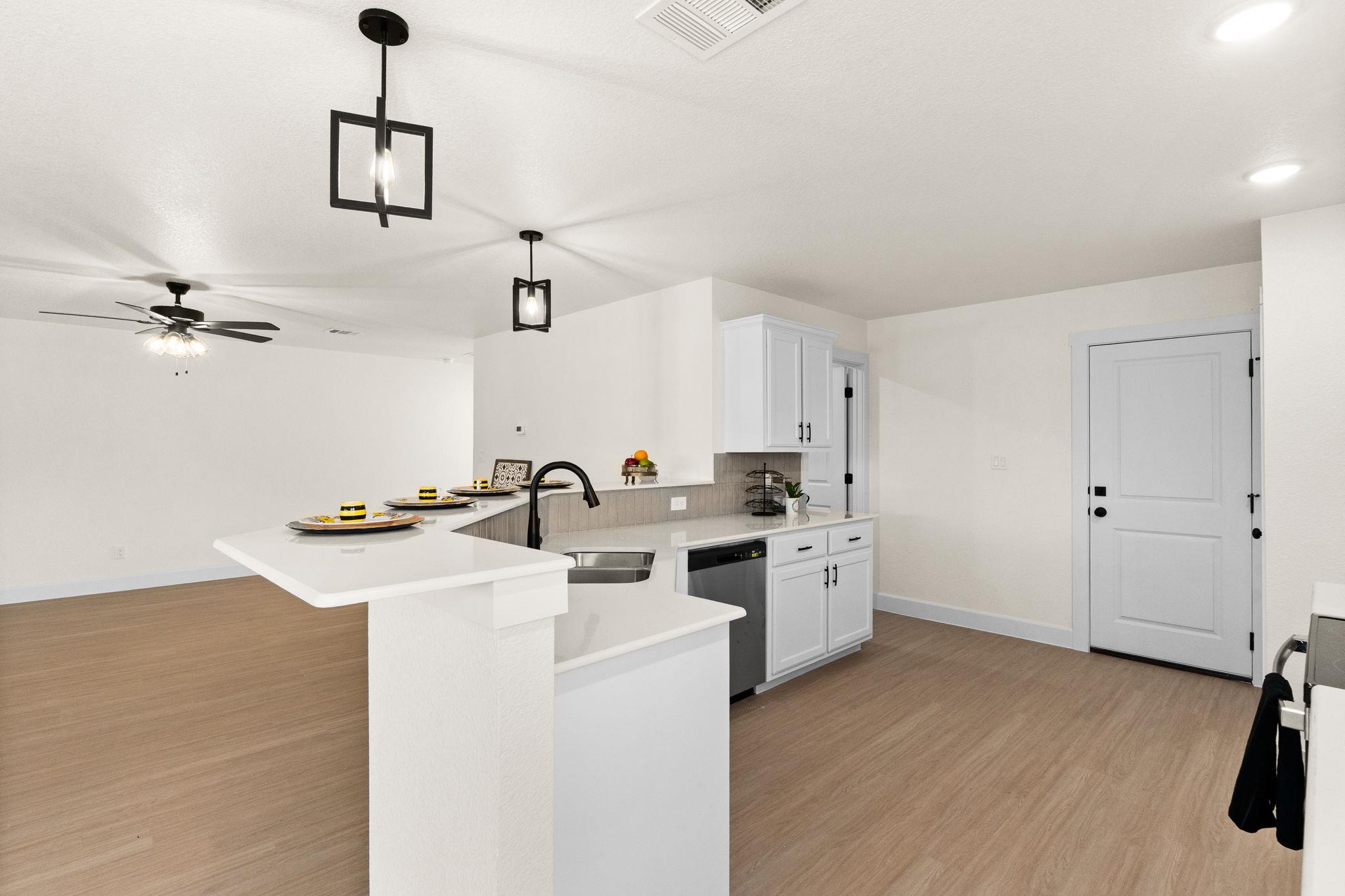 2115 Blackhawk Loop Property Photo 8