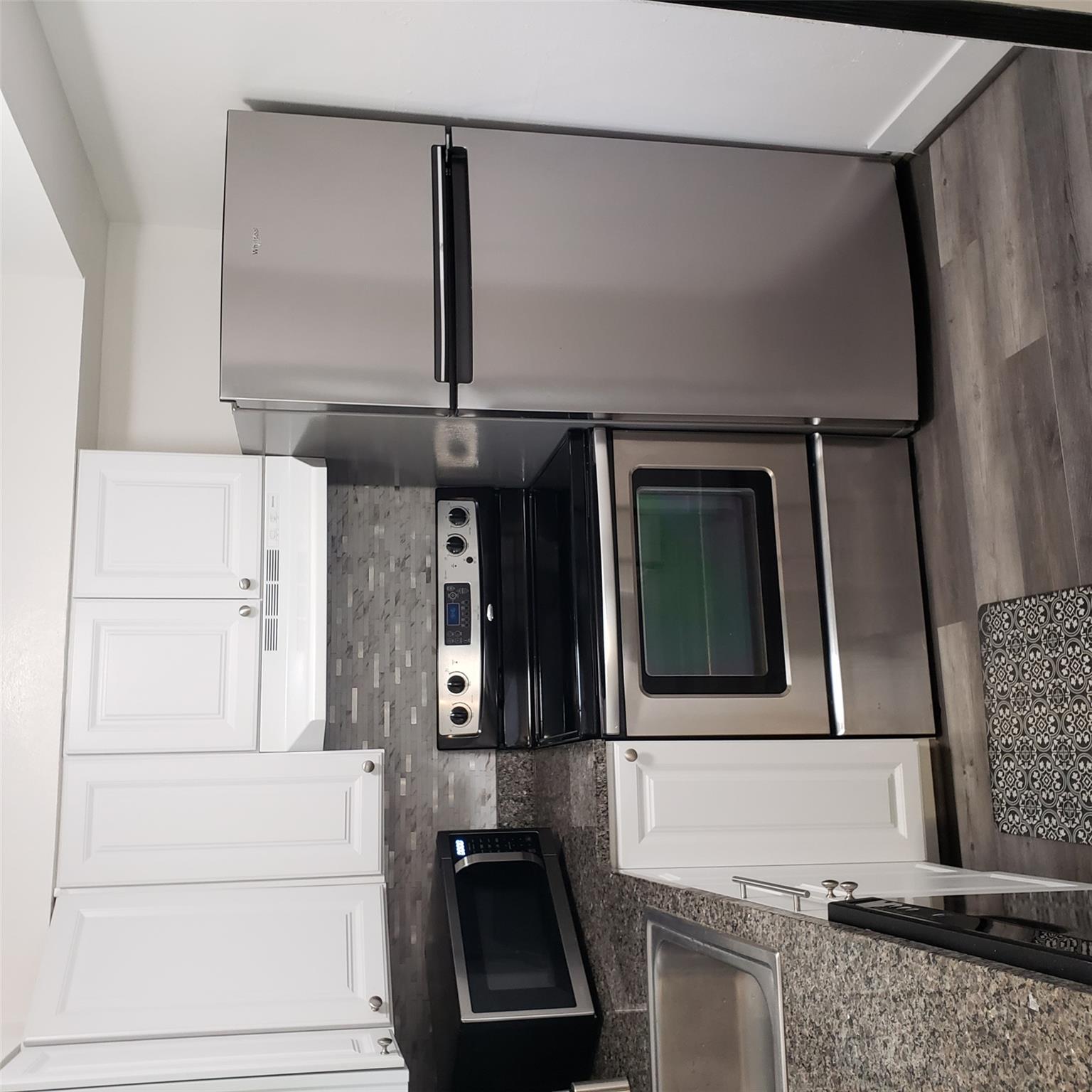 923 Vance Jackson Rd #504 Property Photo 2
