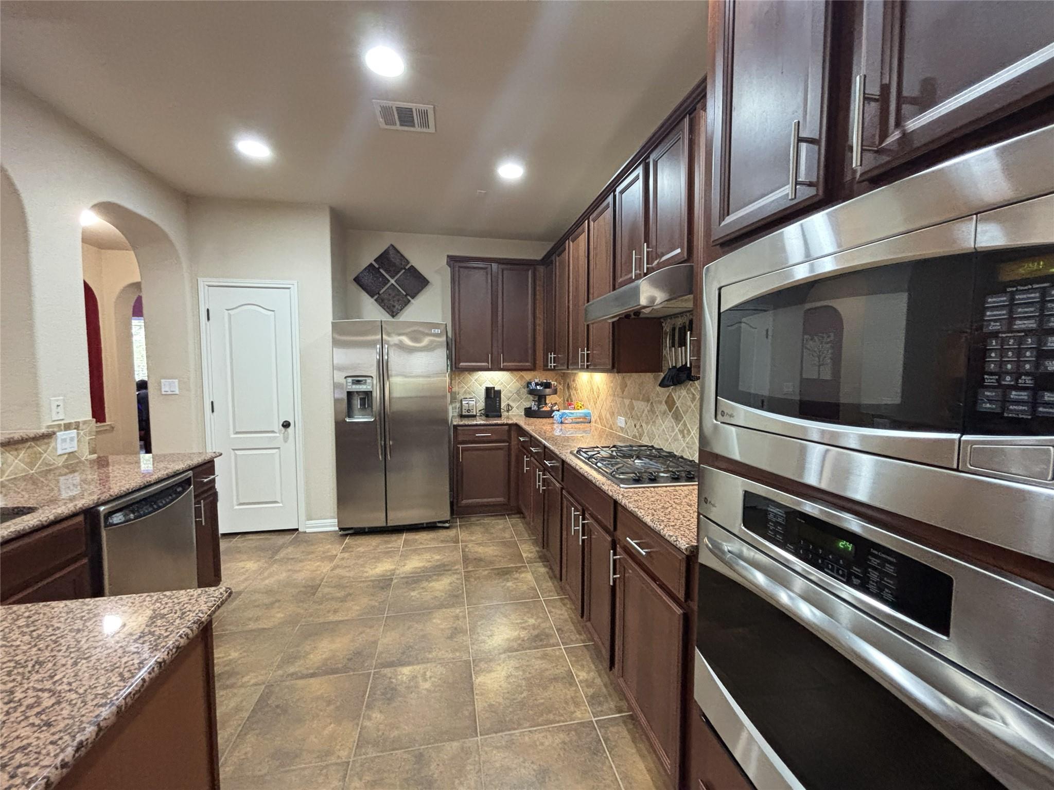 705 S Frontier Ln Property Photo 13