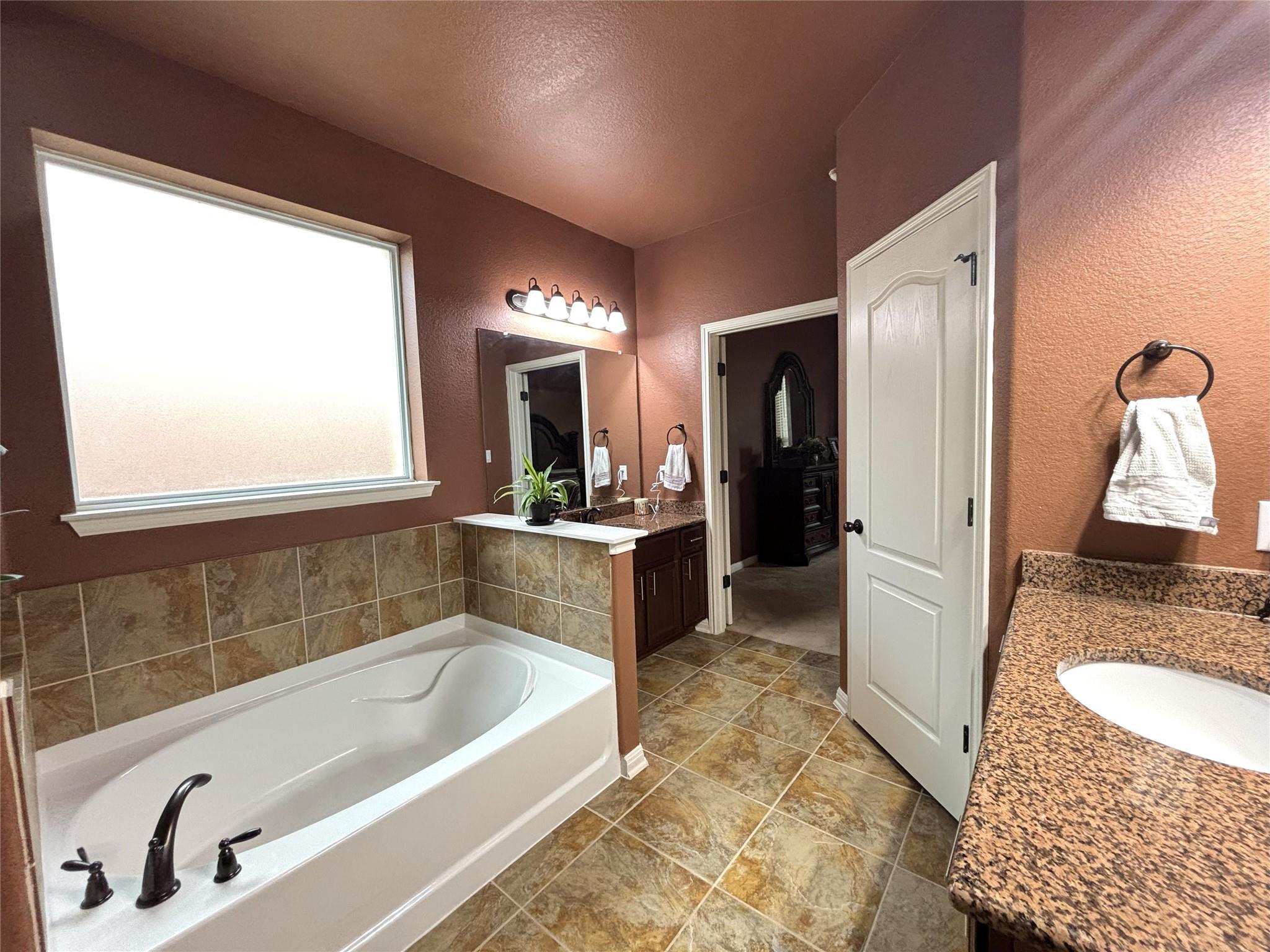 705 S Frontier Ln Property Photo 19