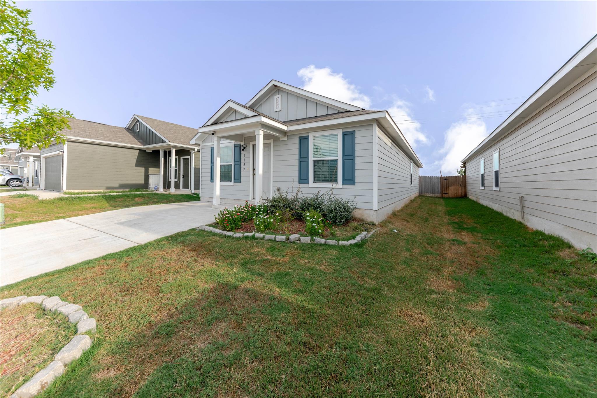 1129 Catfish Ln Property Photo 4