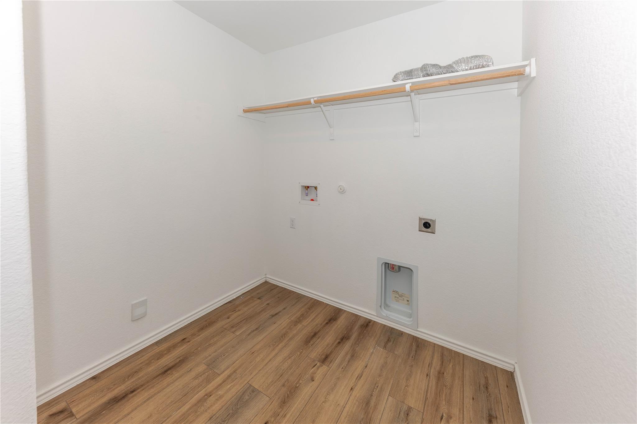 1129 Catfish Ln Property Photo 6